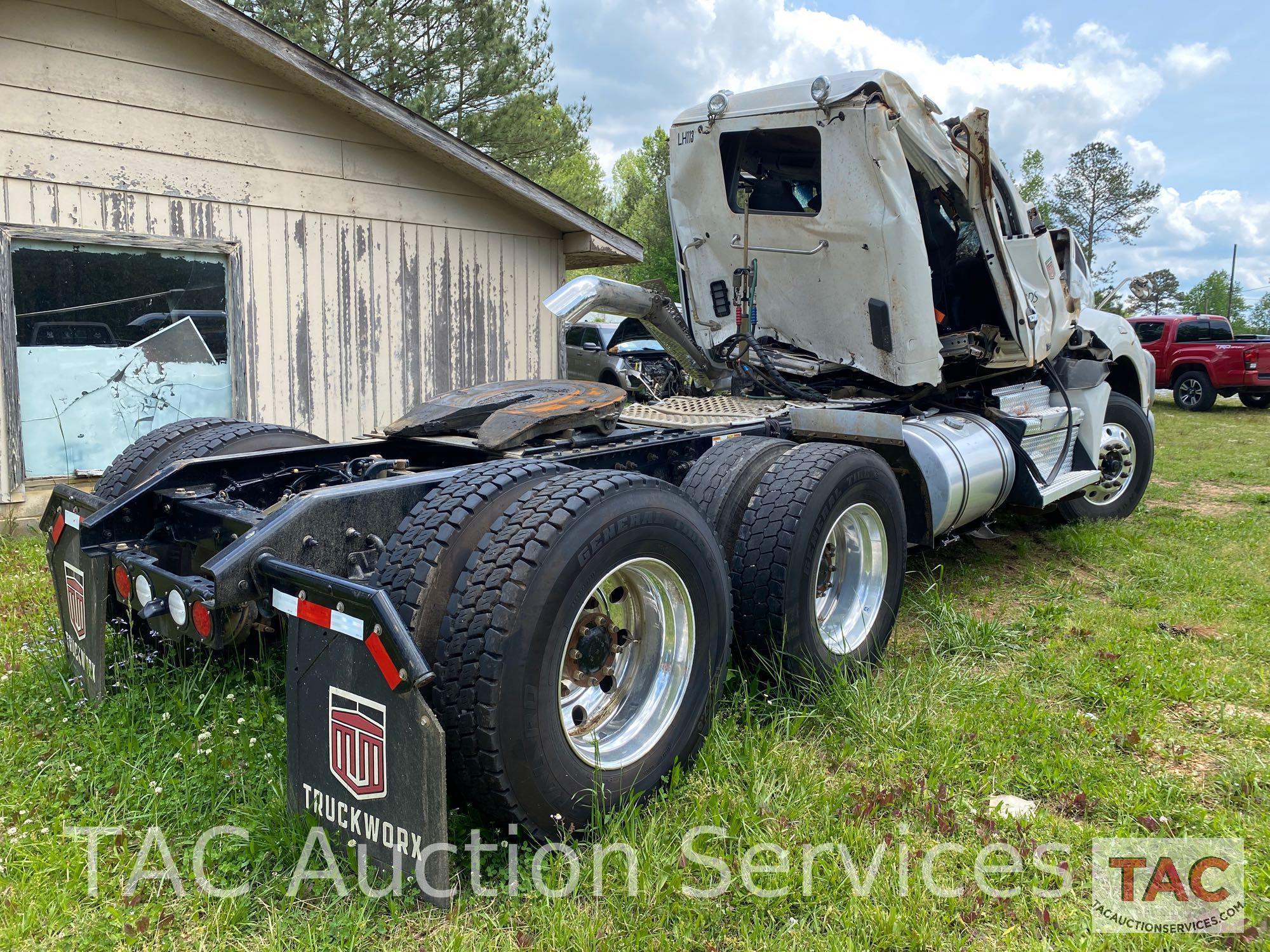 2020 Kenworth T880