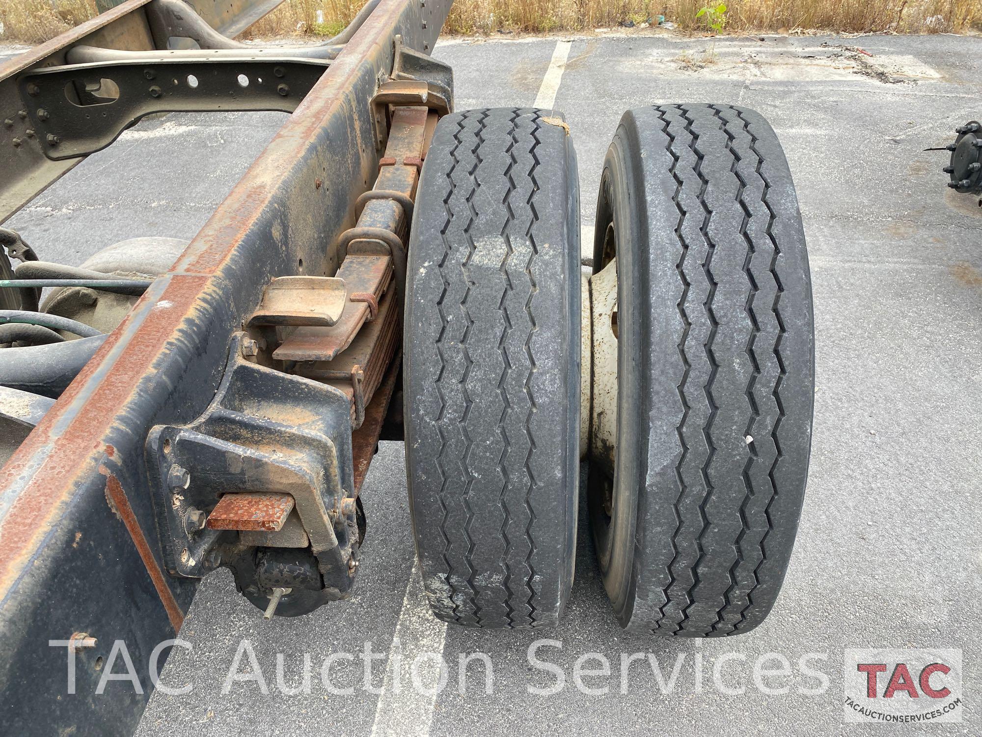 1990 International 4900 Cab and Chassis