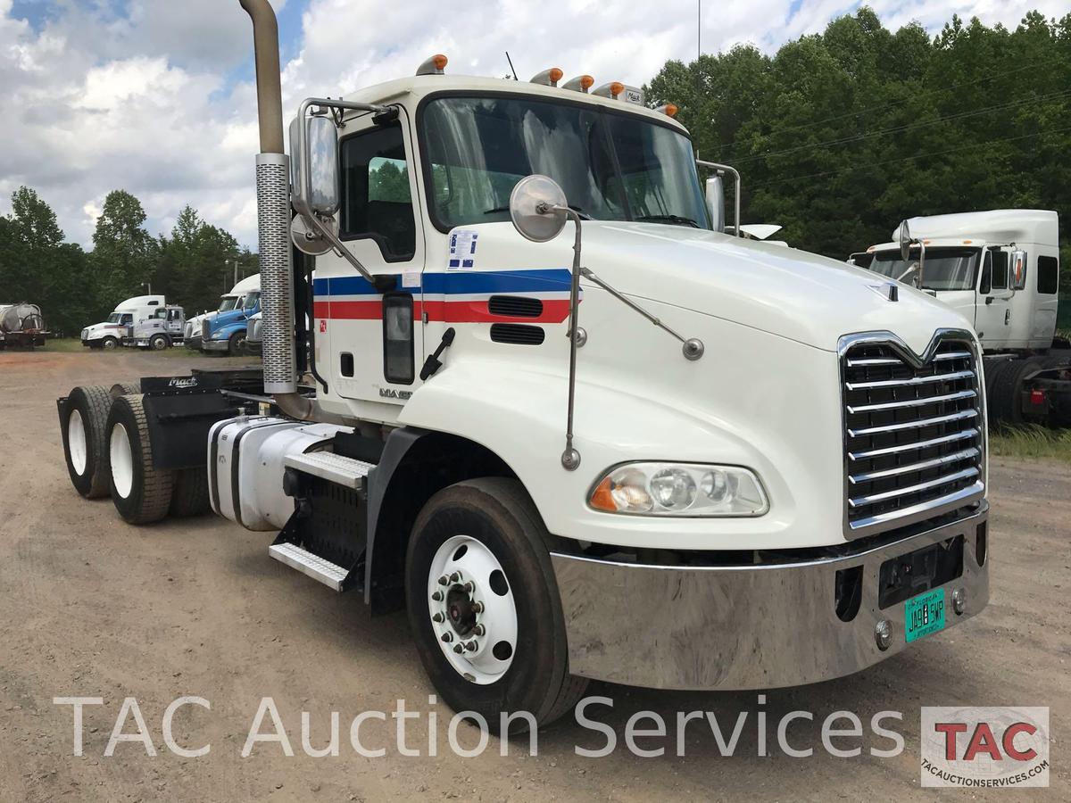 2015 Mack CXU613