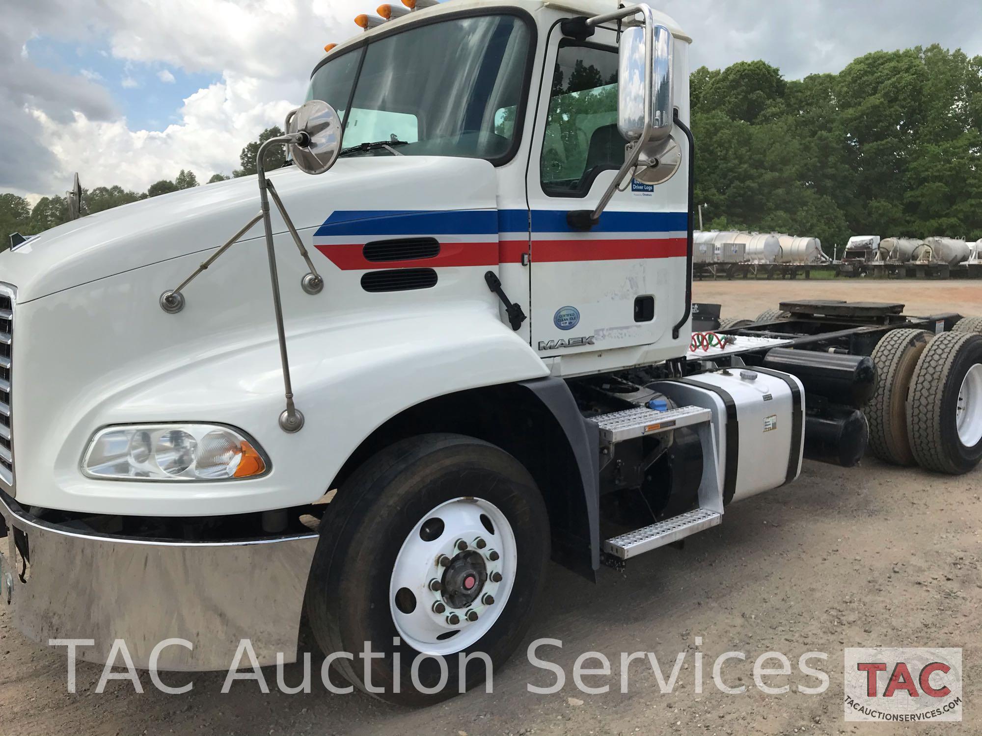 2015 Mack CXU613