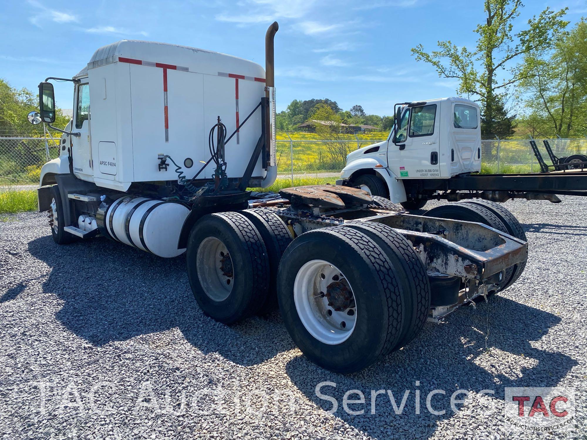 2013 Mack CXU613