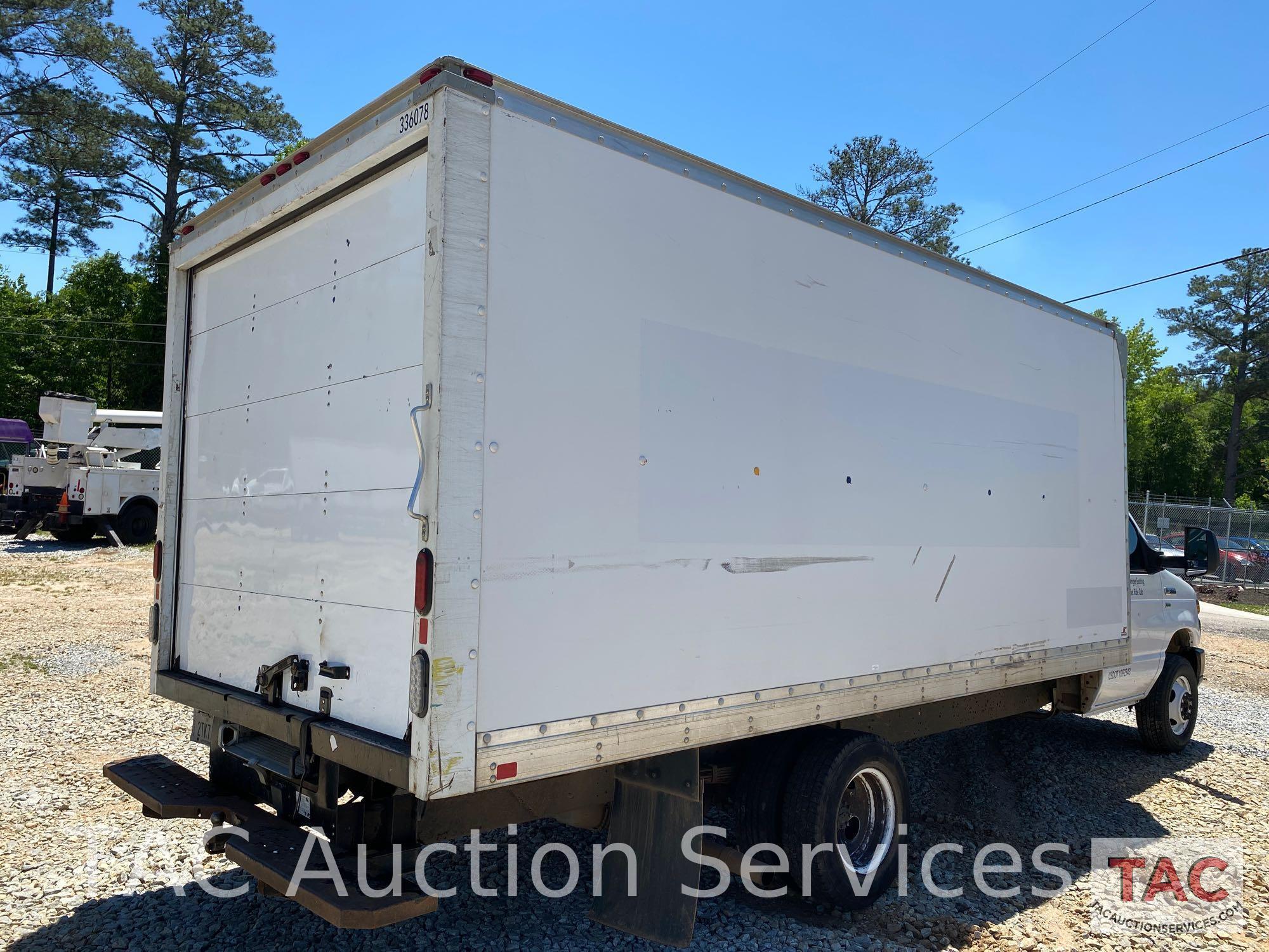 2013 Ford E-350 Box Truck