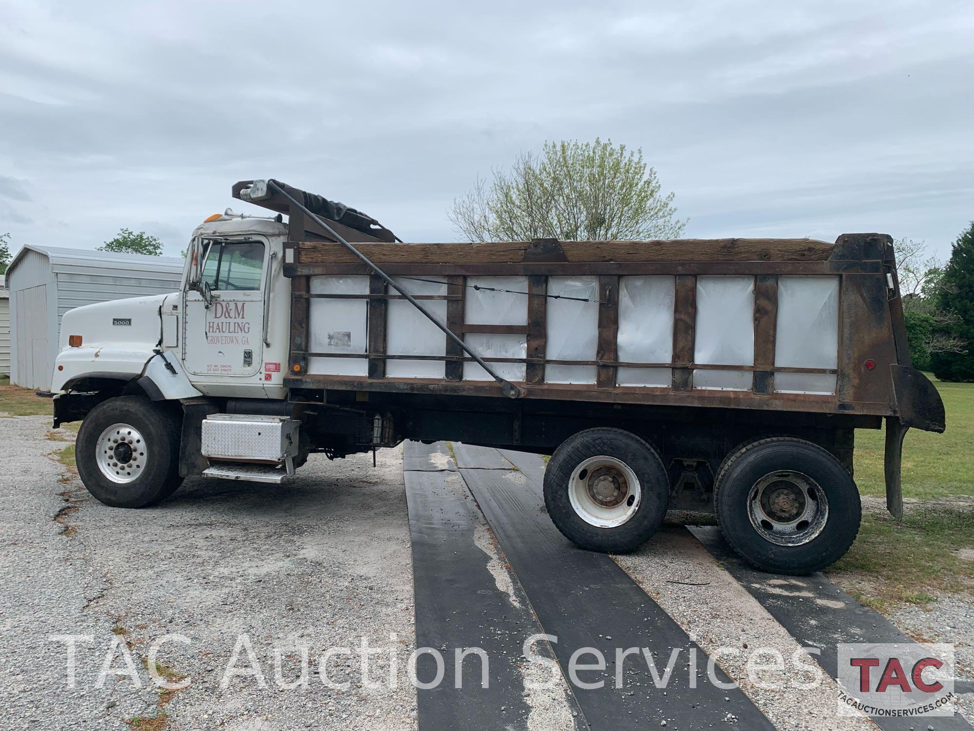 1999 International Paystar 5000 Dump Truck