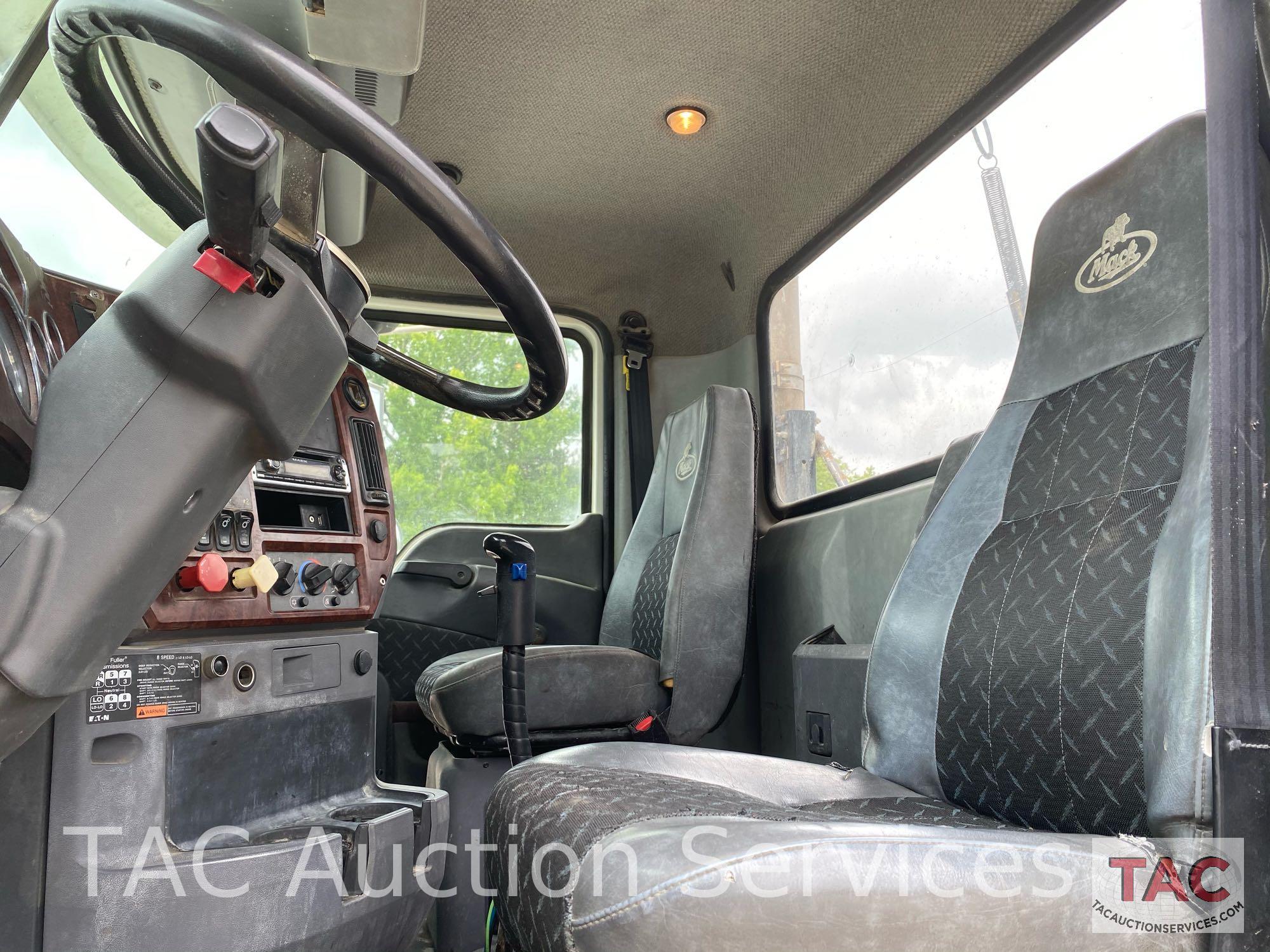 2014 Mack CXU613