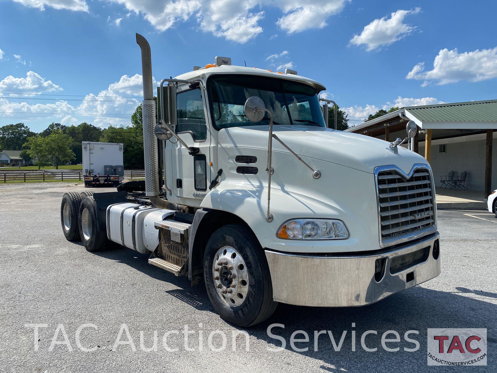 2014 Mack CXU613