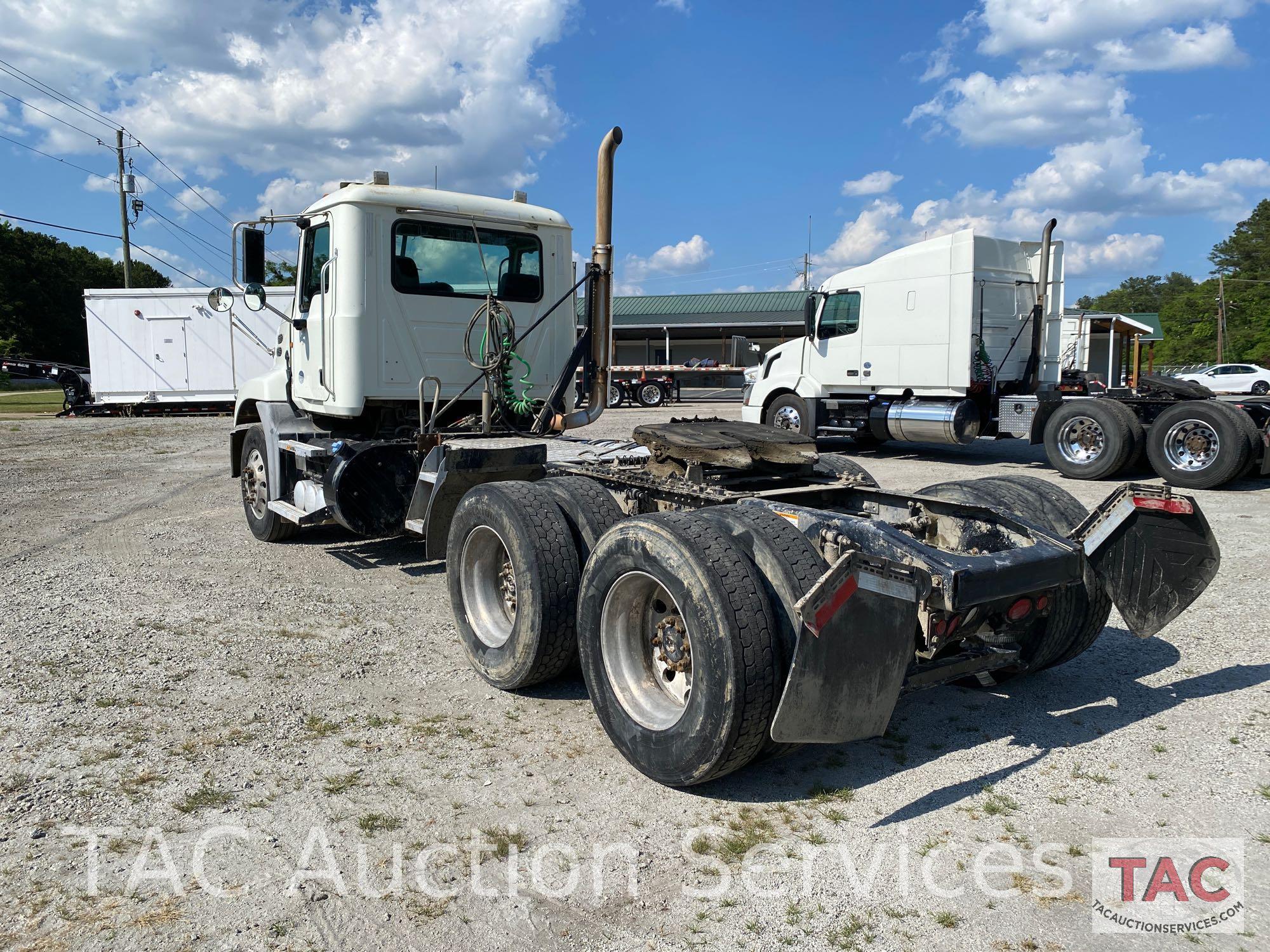 2014 Mack CXU613