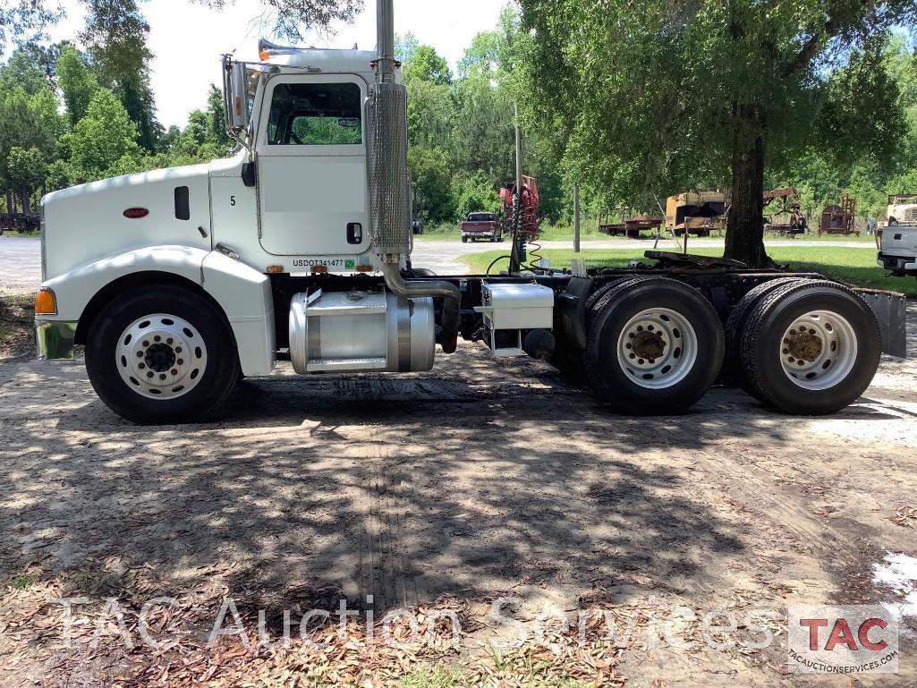 2005 Peterbilt 385 Day Cab