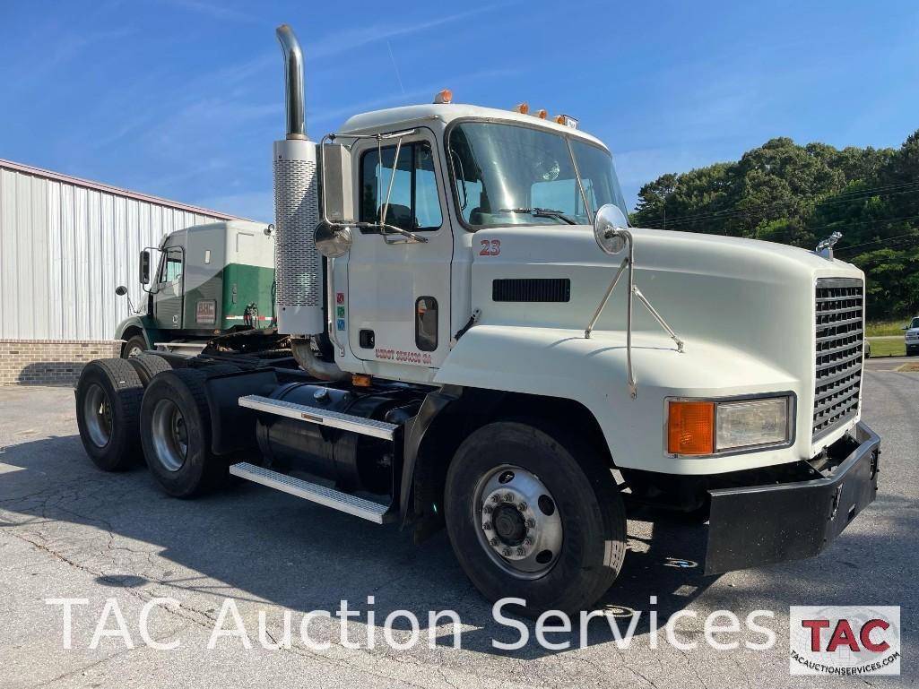 2000 Mack CH613