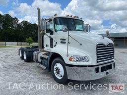 2015 Mack CXU613