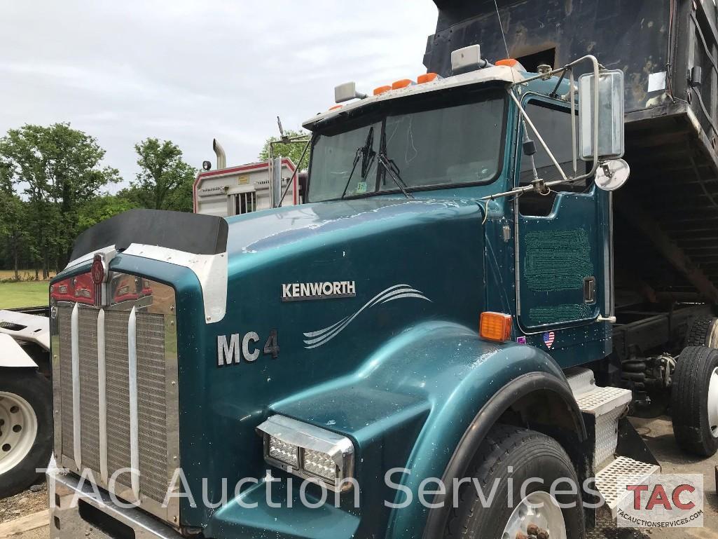 2001 Kenworth T800 Tri Axle Dump Truck