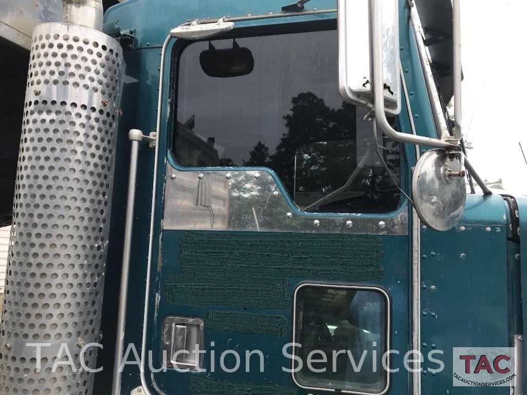 2001 Kenworth T800 Tri Axle Dump Truck