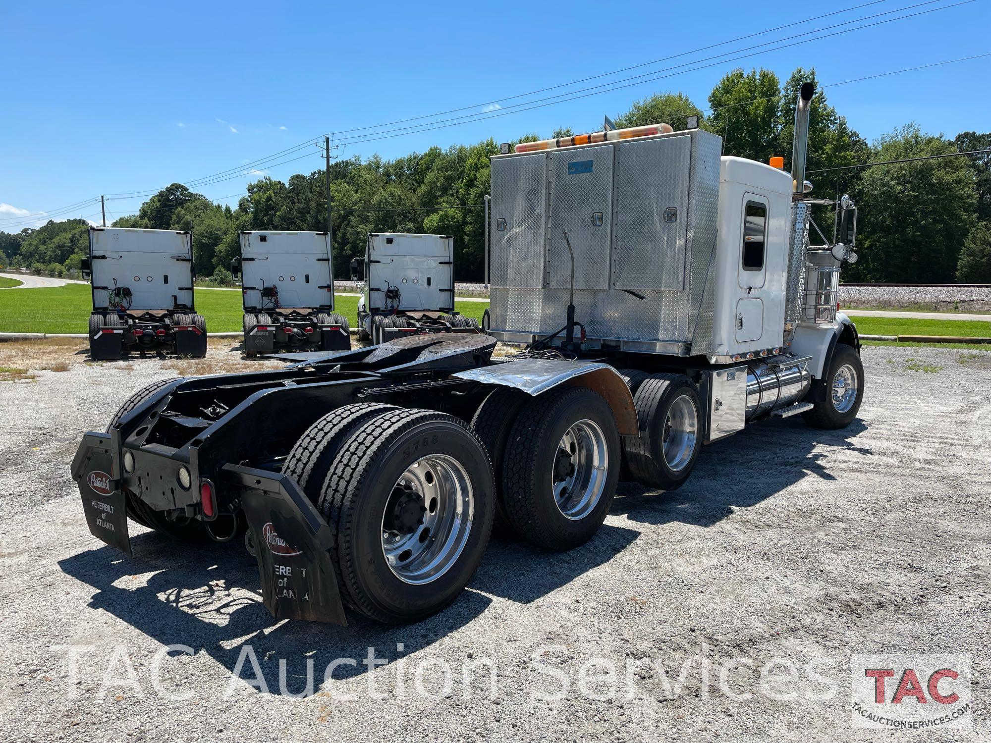 2003 Kenworth T800W