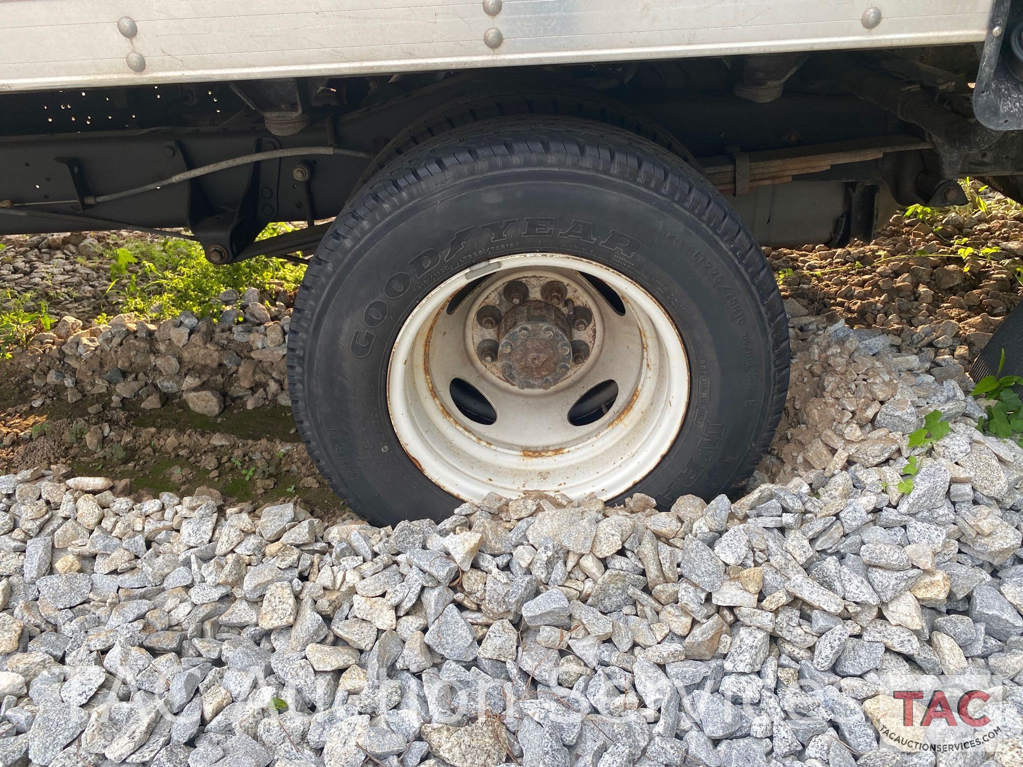 2013 Ford E-350 Box Truck