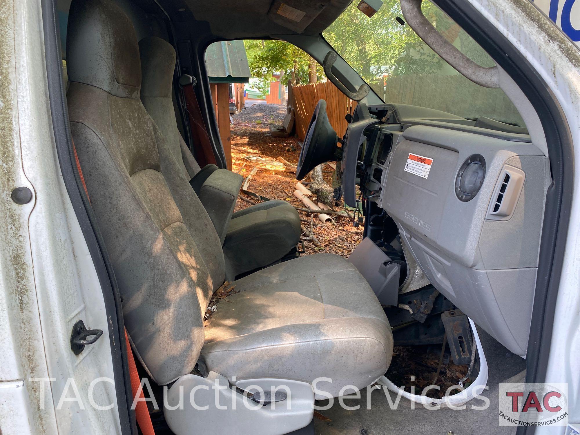 2014 Ford E-350 Box Truck