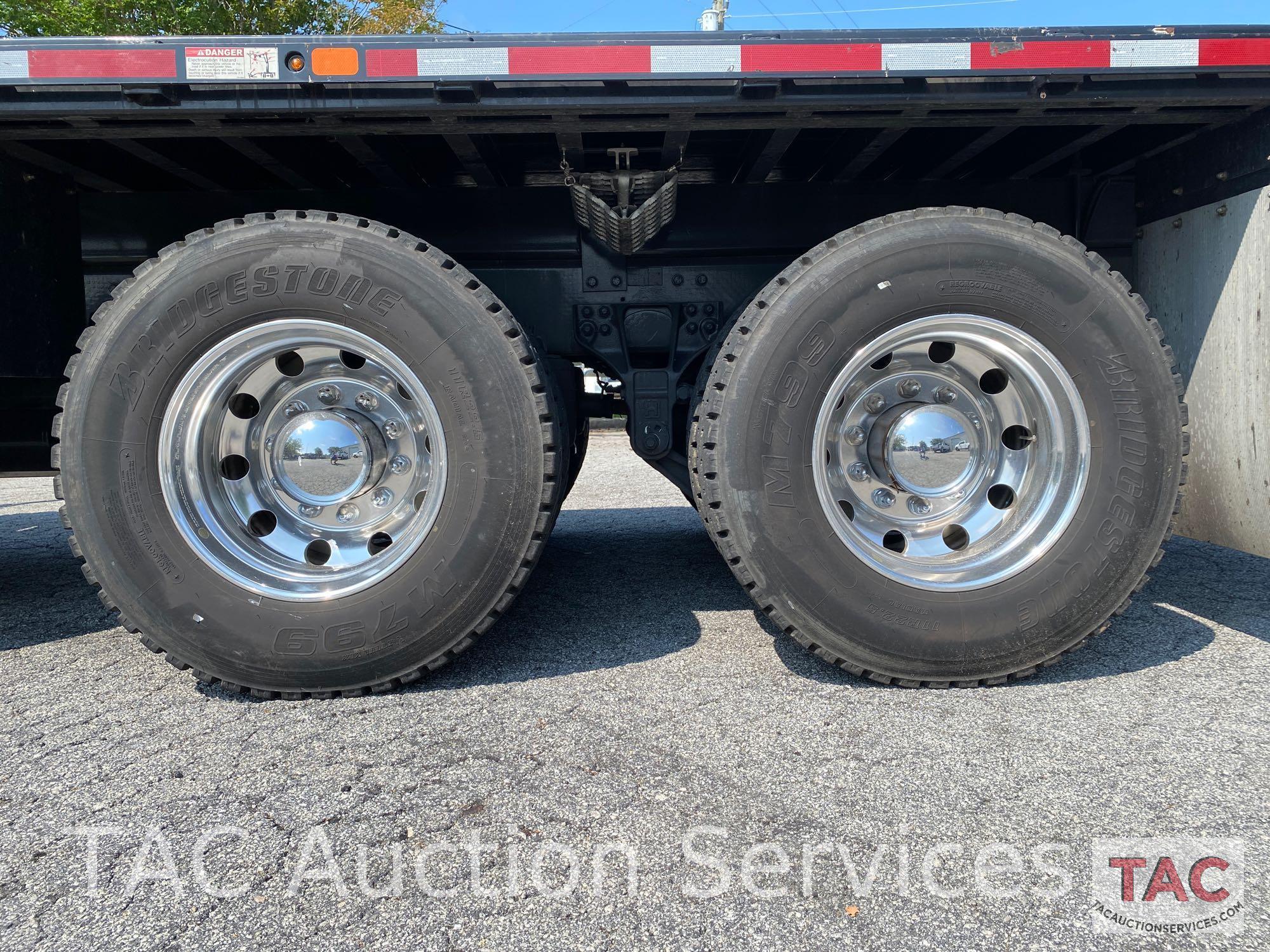 2016 Kenworth T880 Flatbed w/ Palfinger Crane