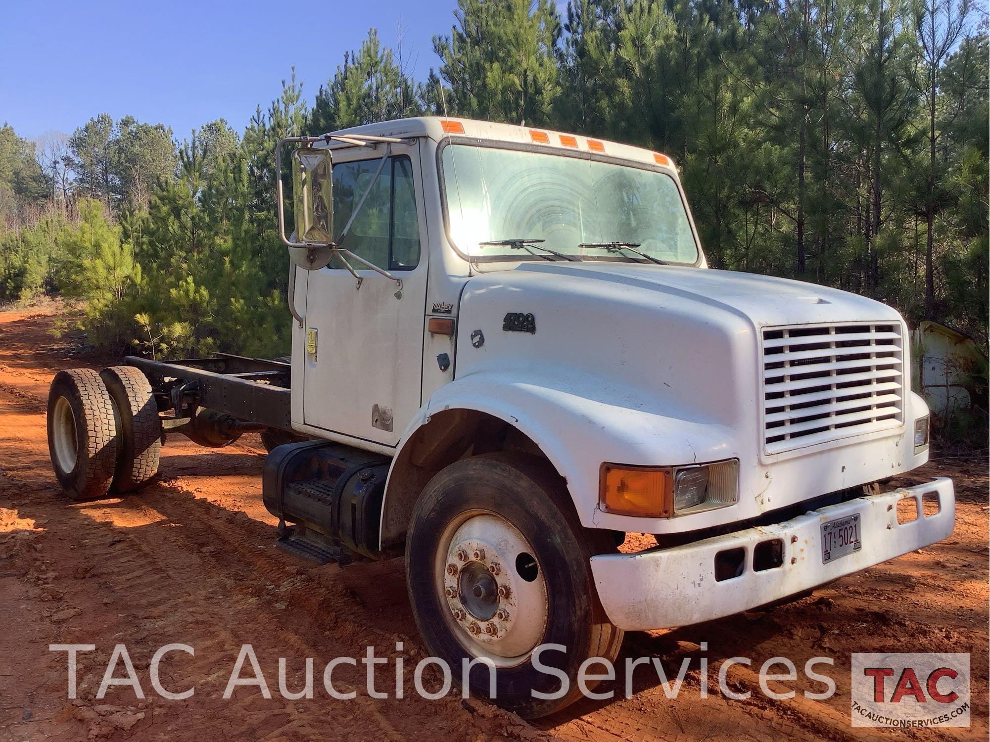 1994 International 4700 Cab & Chassis