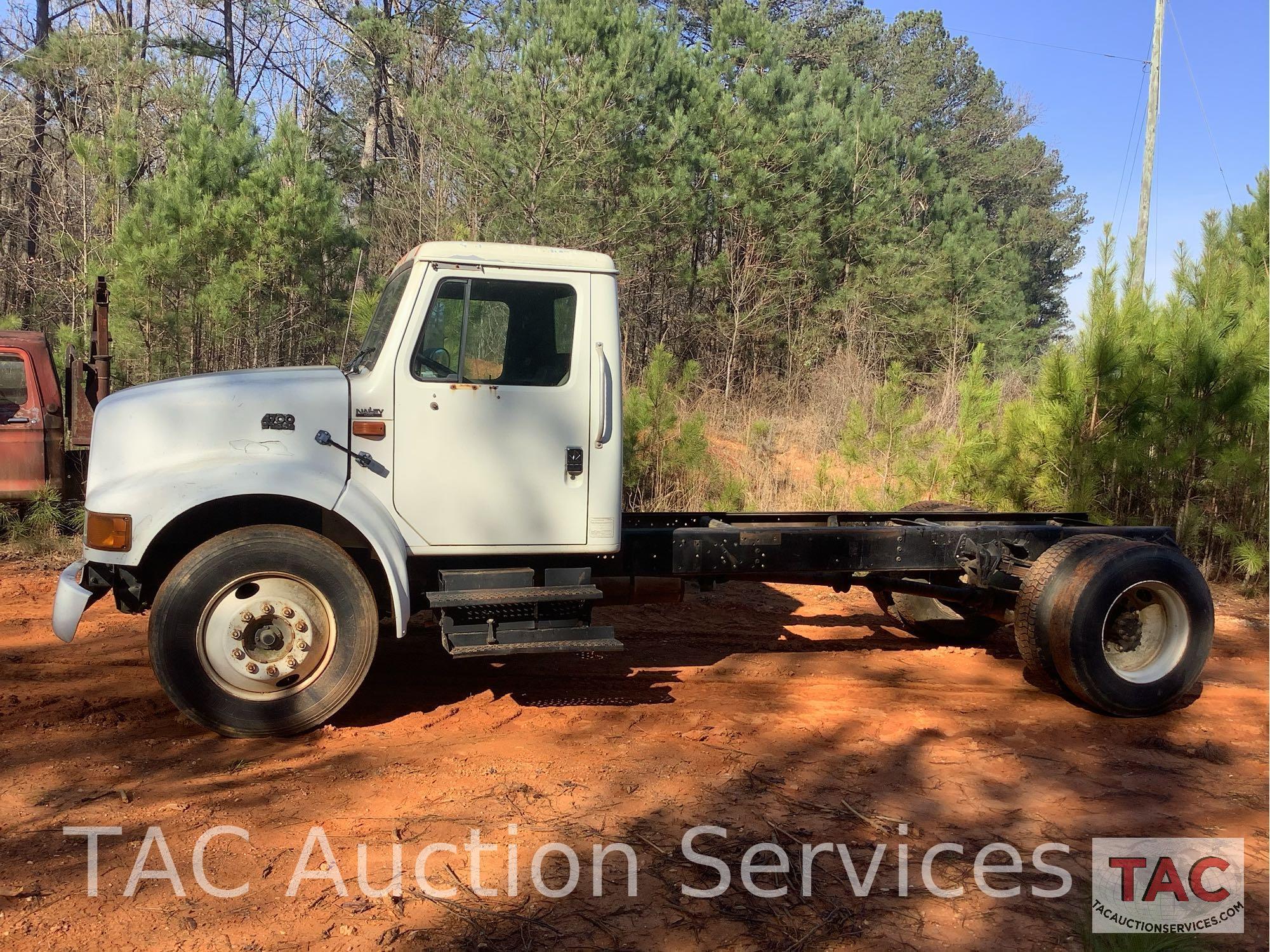 1994 International 4700 Cab & Chassis