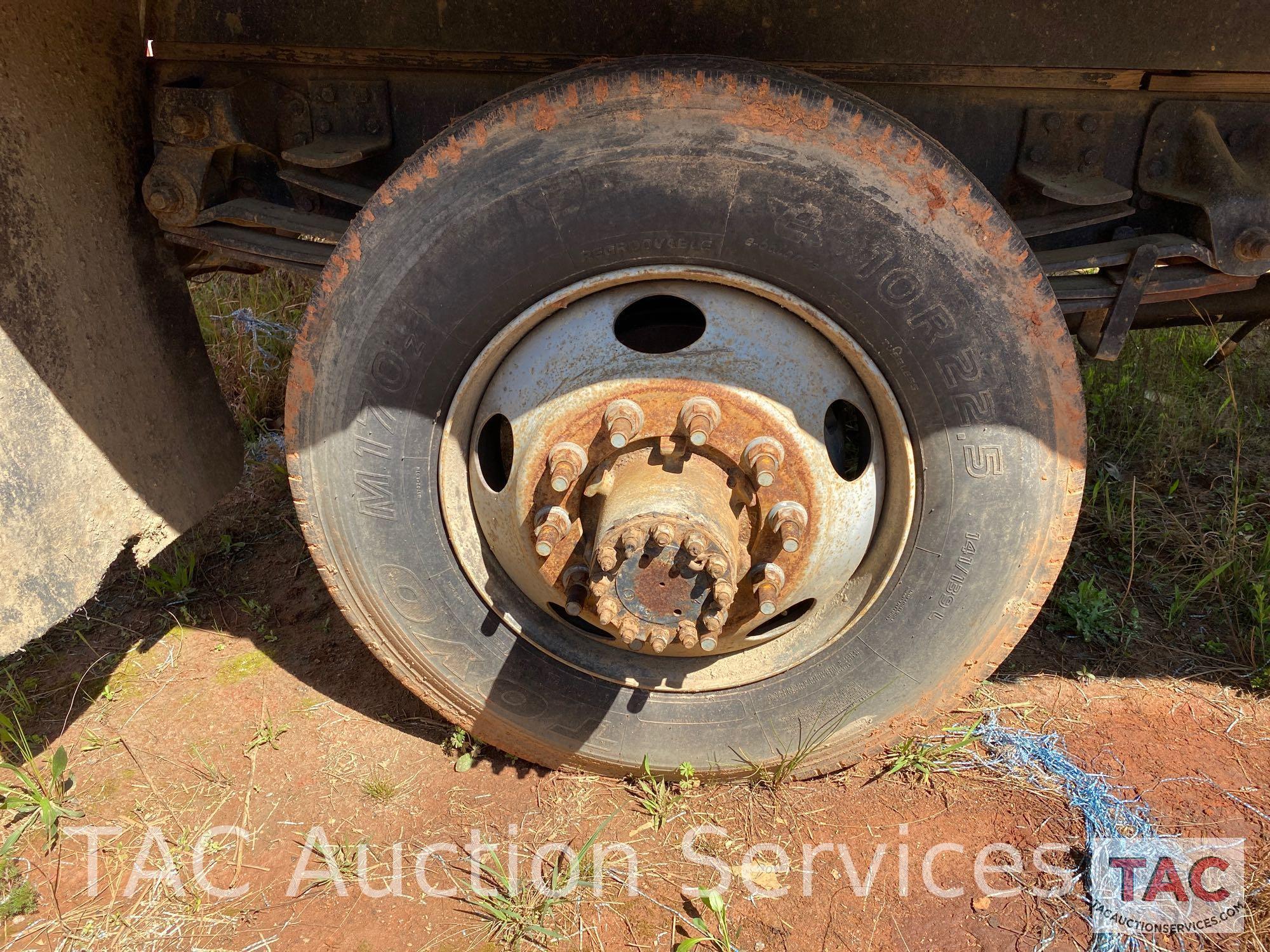 2001 Chevrolet C6500 Flat Bed