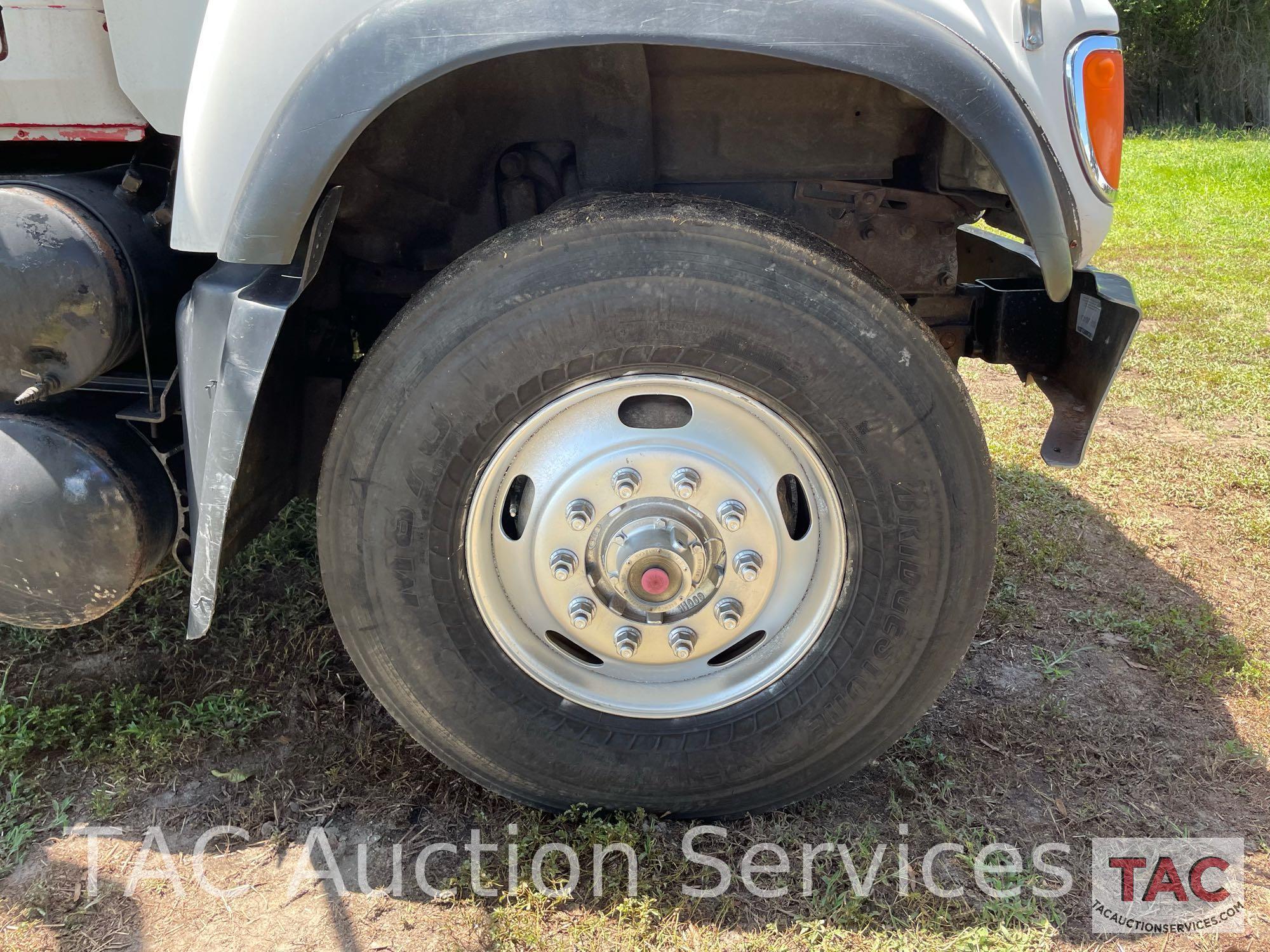 2003 Mack CV713 Roll Off Truck