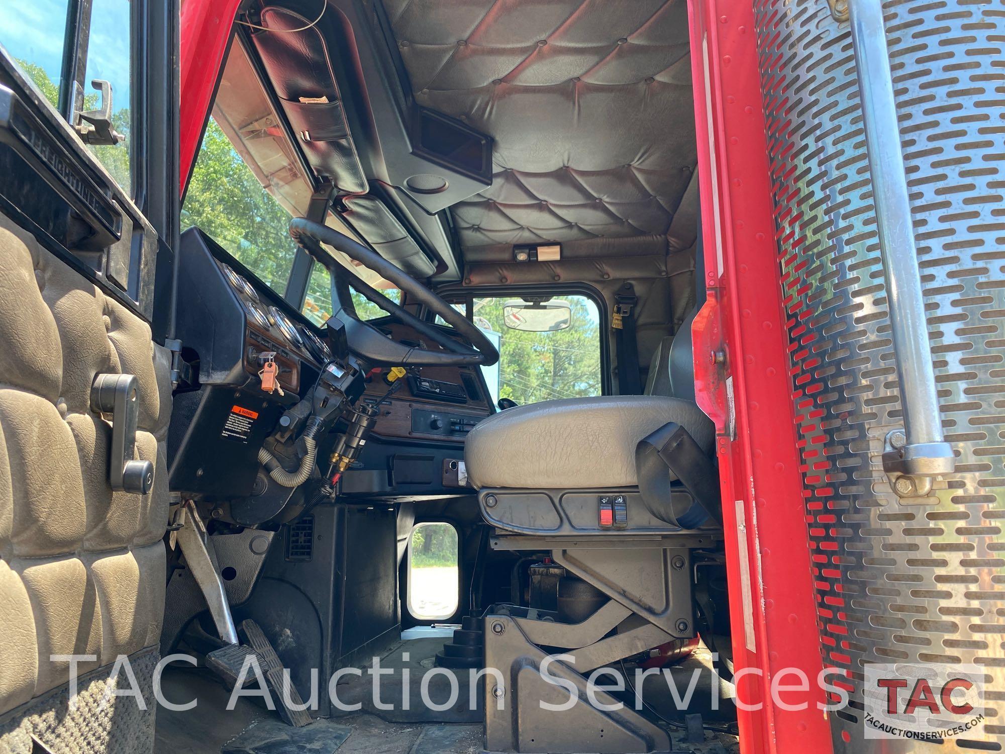 2007 Freightliner FLD120