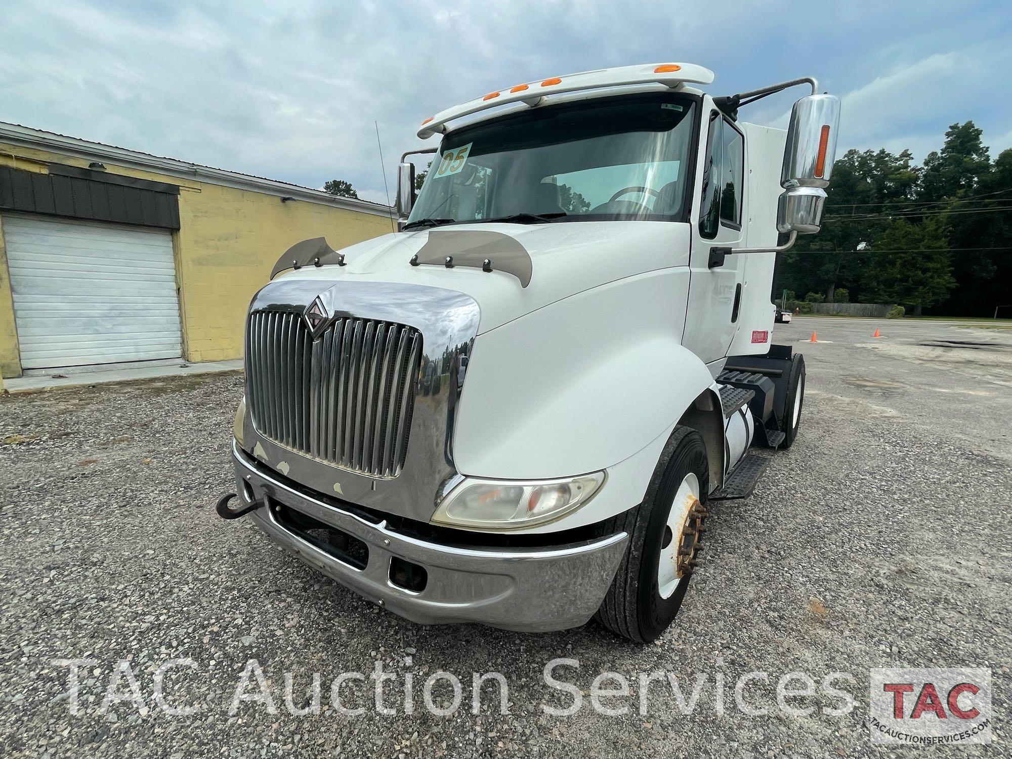 2005 International 8600 Daycab