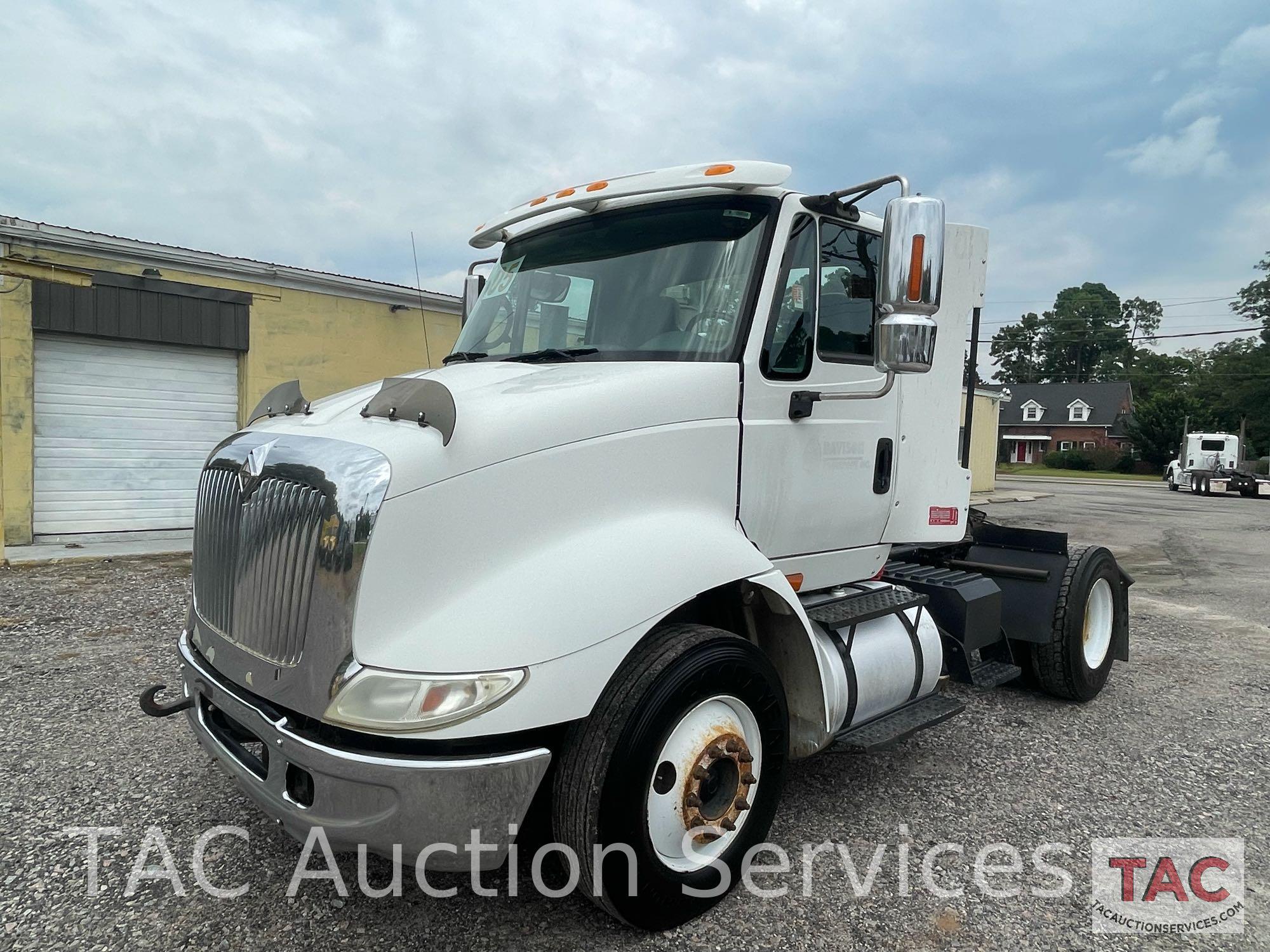 2005 International 8600 Daycab