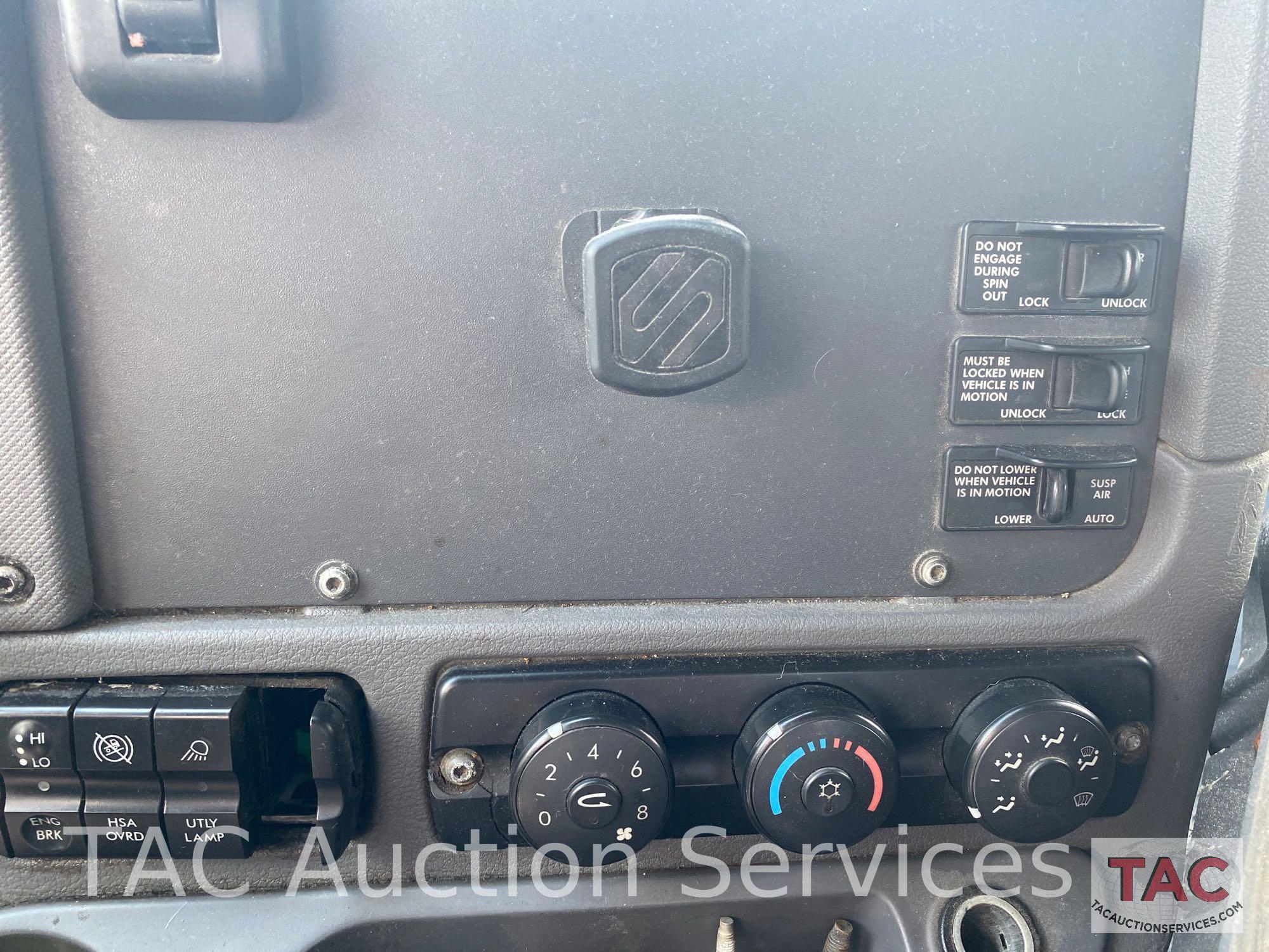 2013 Freightliner Cascadia Day Cab
