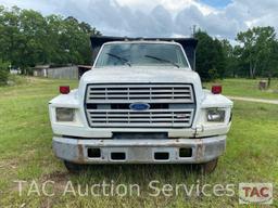 1986 Ford F700 Dump Truck