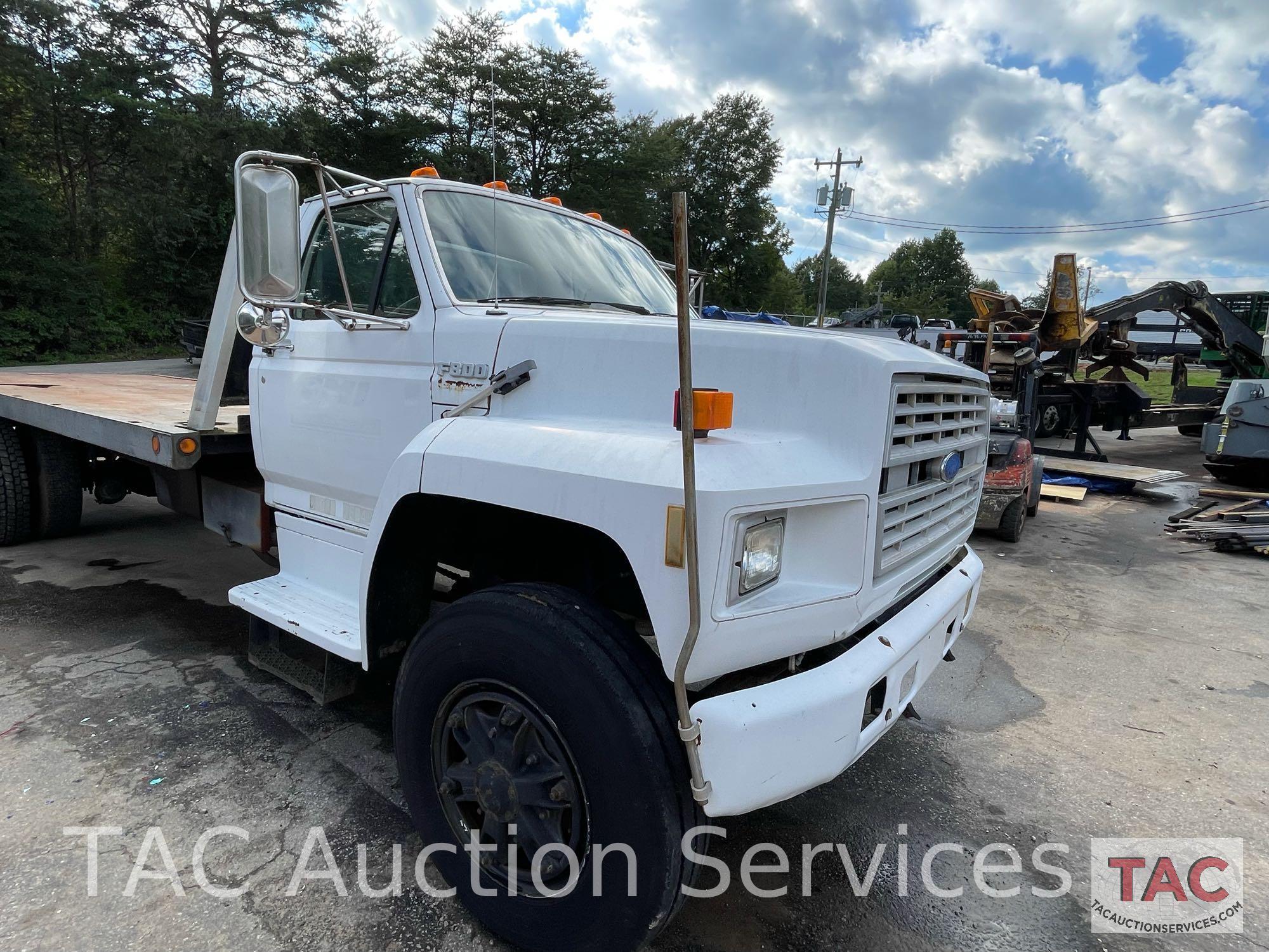 1988 Ford F800 Rollback Truck