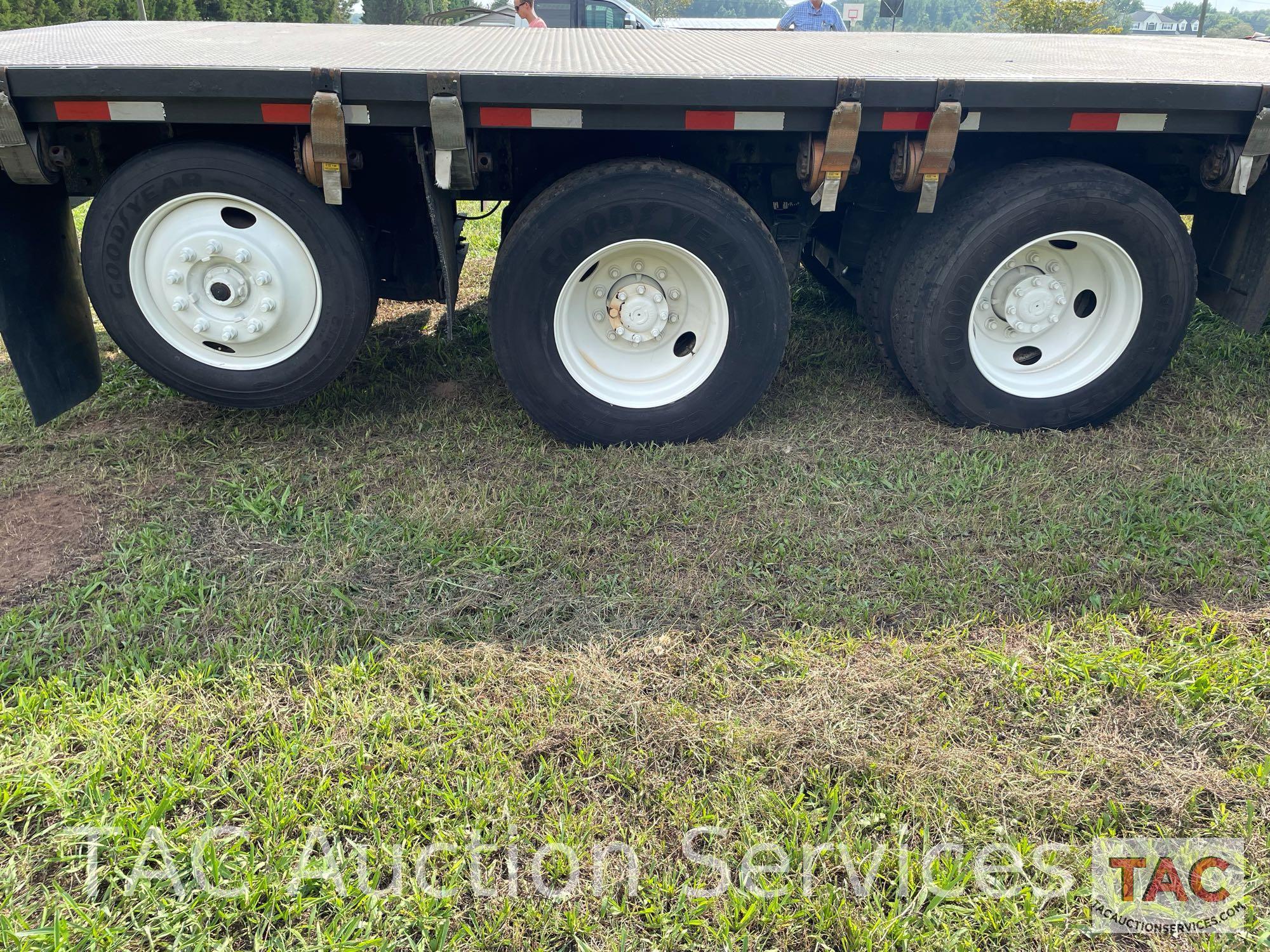 2012 International WorkStar Flatbed w/ Hiab Knuckle-Boom Crane