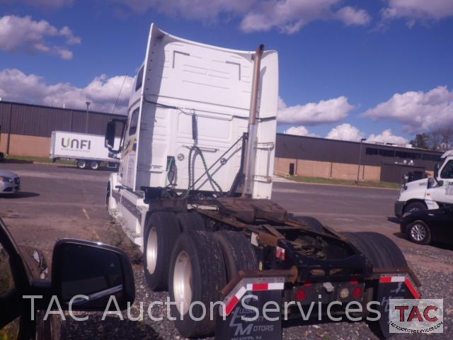 2014 Volvo VNL 780 Sleeper