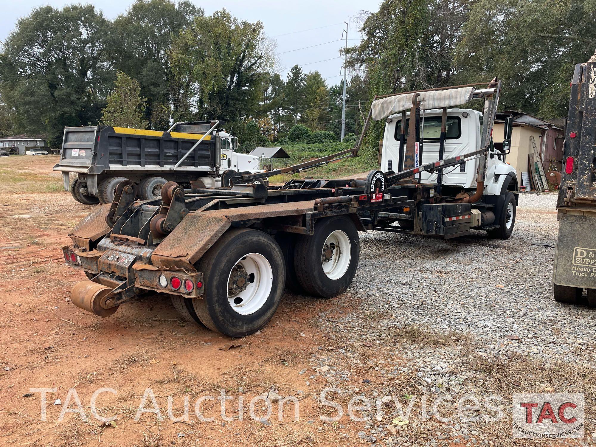 2009 International 7600 Roll Off Truck