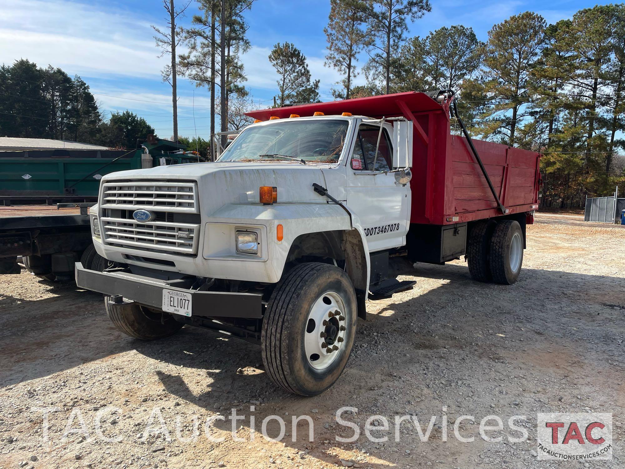 1992 Ford F800 Dump Truck