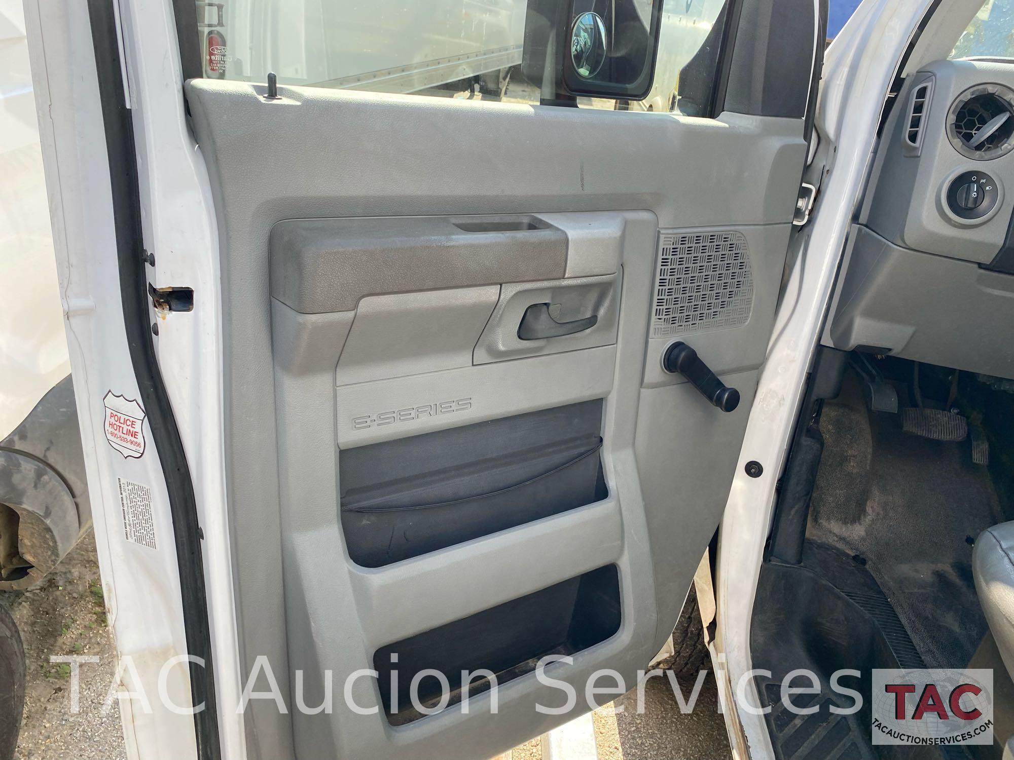 2014 Ford E-350 Box Truck