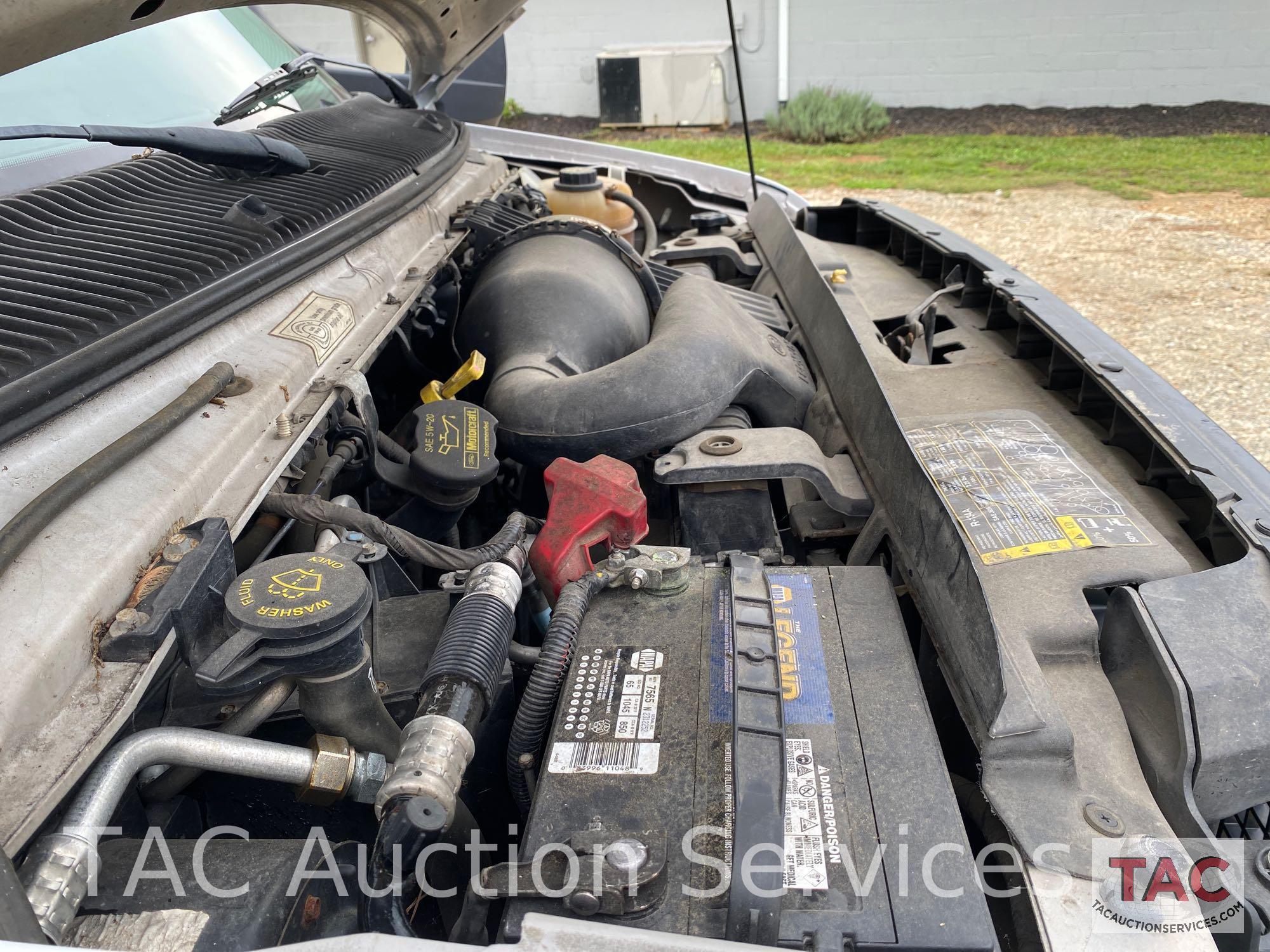 2013 Ford Econoline E-350 Box Van