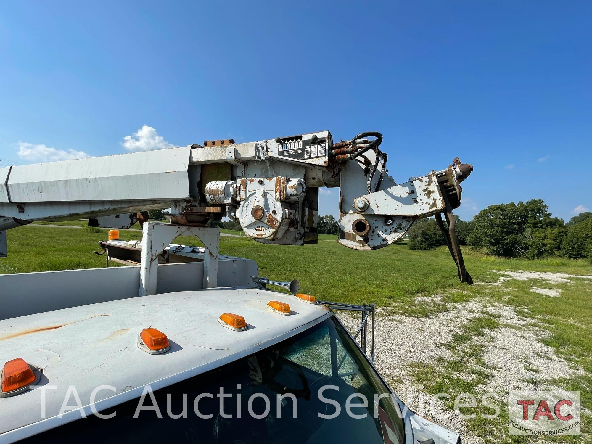 1988 Ford F800 Utility Truck