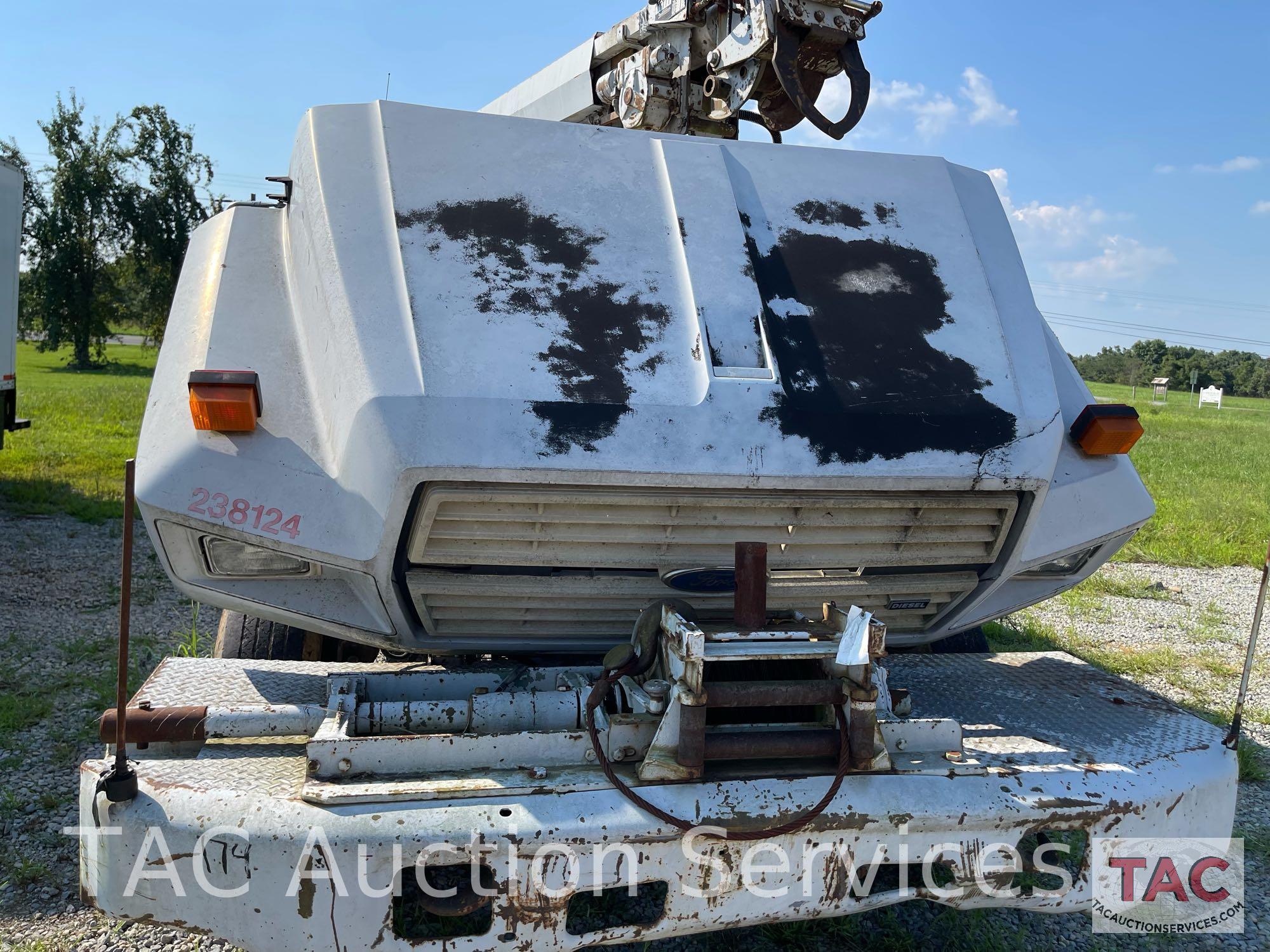 1988 Ford F800 Utility Truck