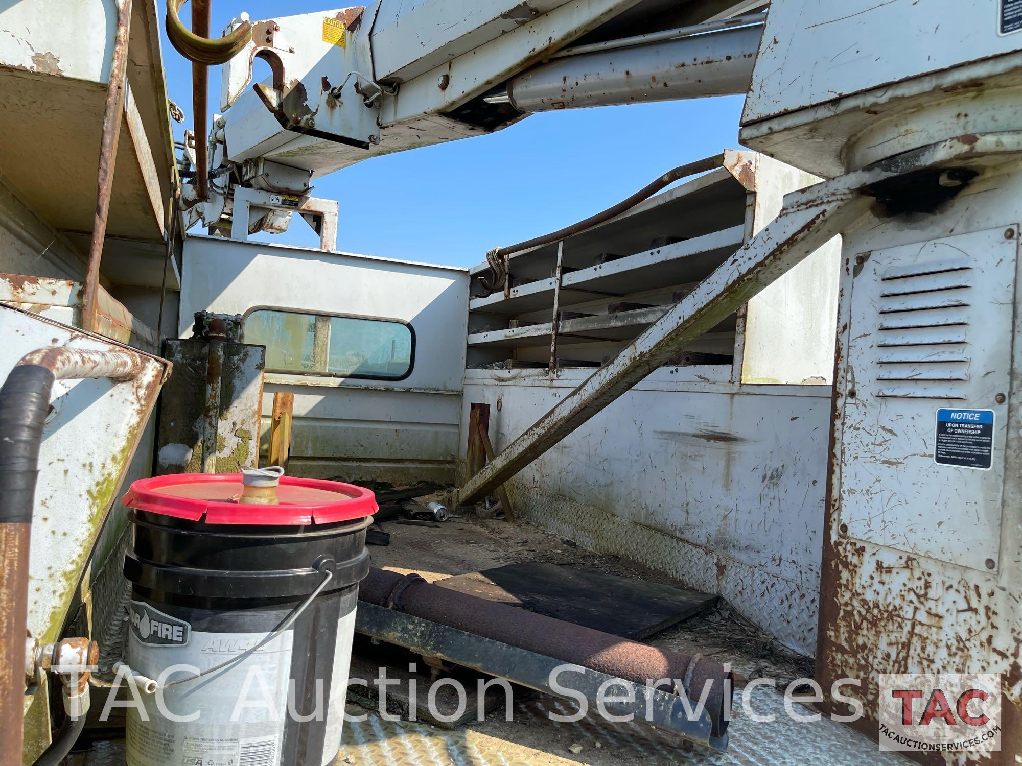 1988 Ford F800 Utility Truck