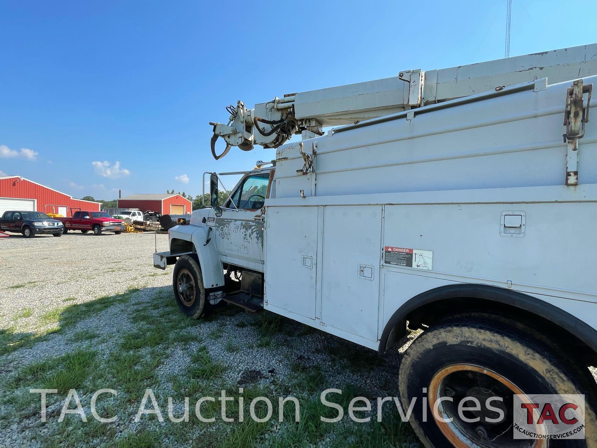 1988 Ford F800 Utility Truck