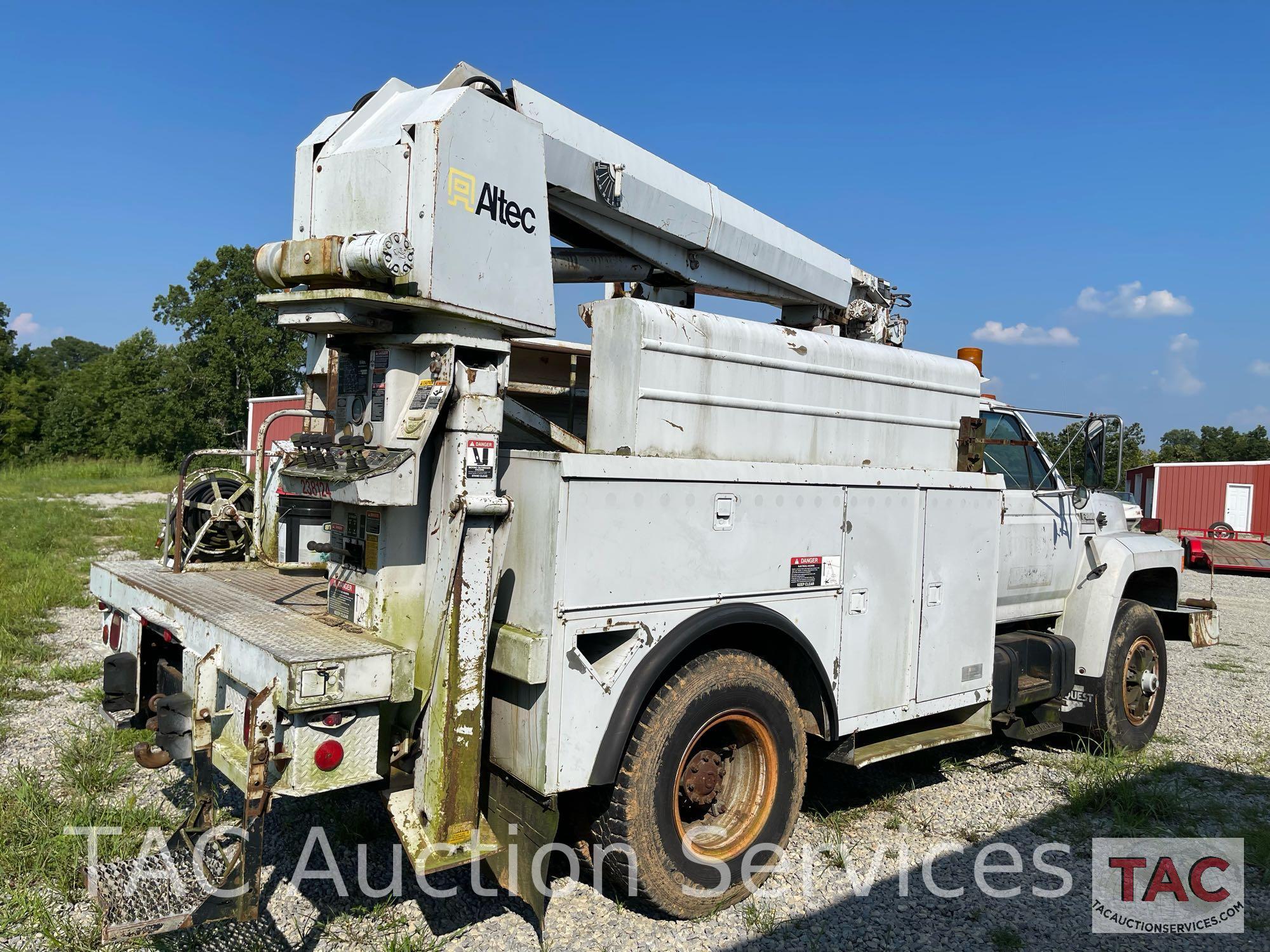 1988 Ford F800 Utility Truck