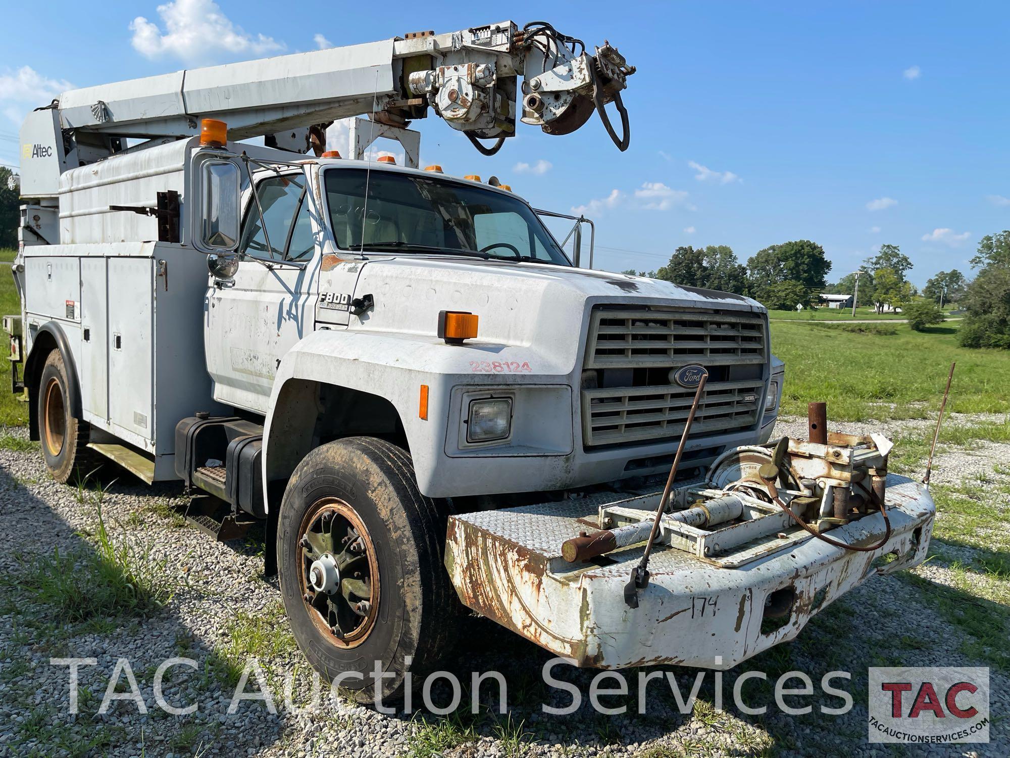 1988 Ford F800 Utility Truck