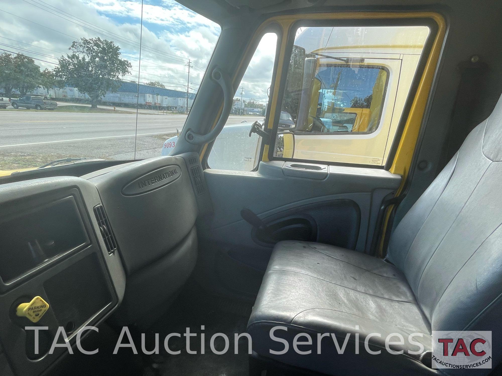 2007 International 4300 Box Truck