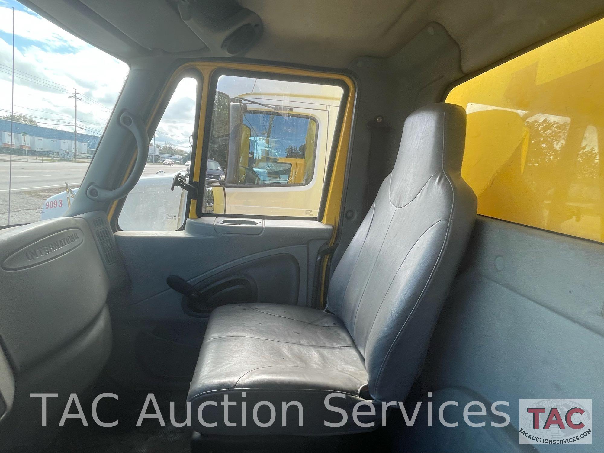 2007 International 4300 Box Truck