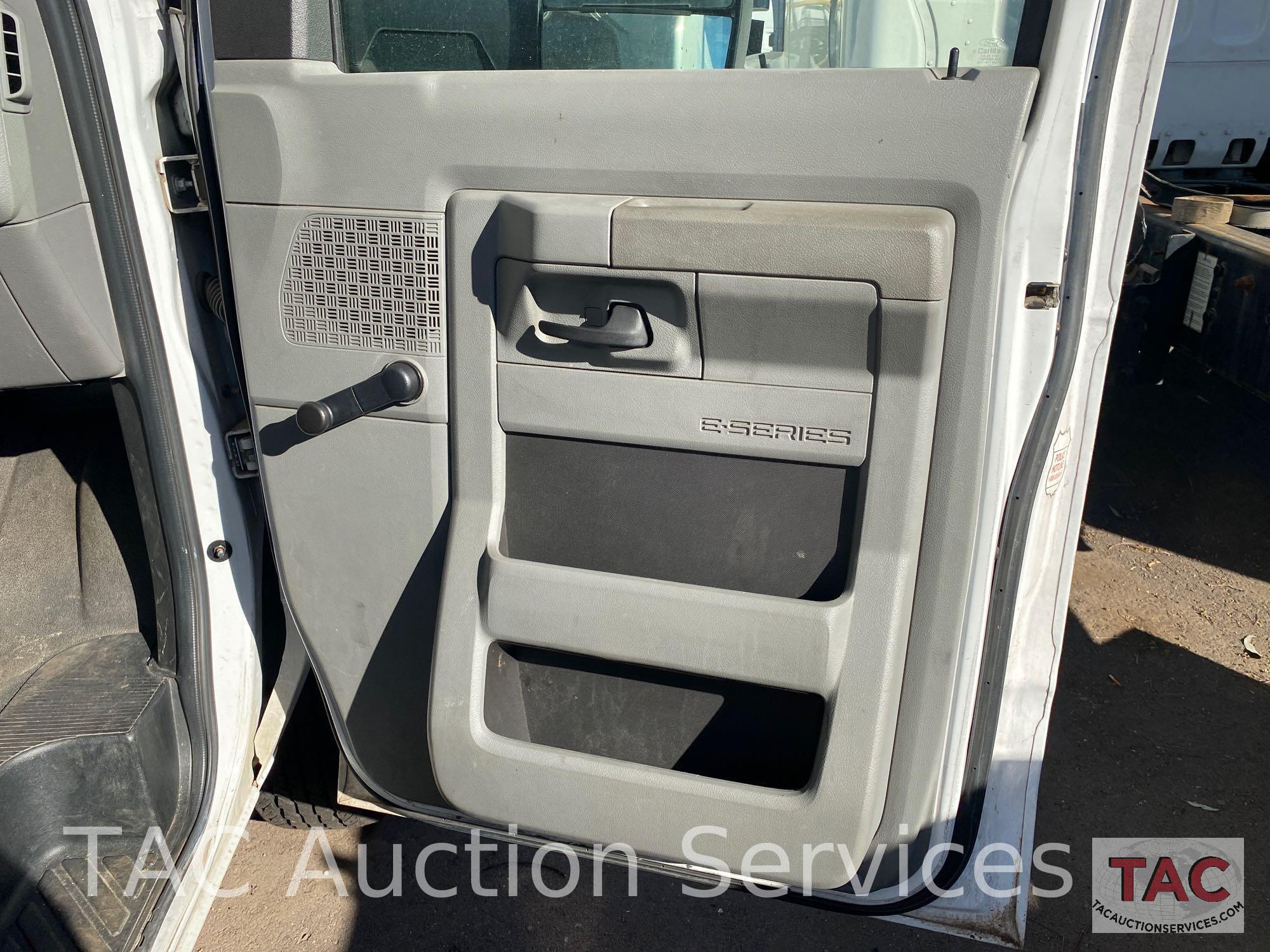 2014 Ford E-350 Box Truck