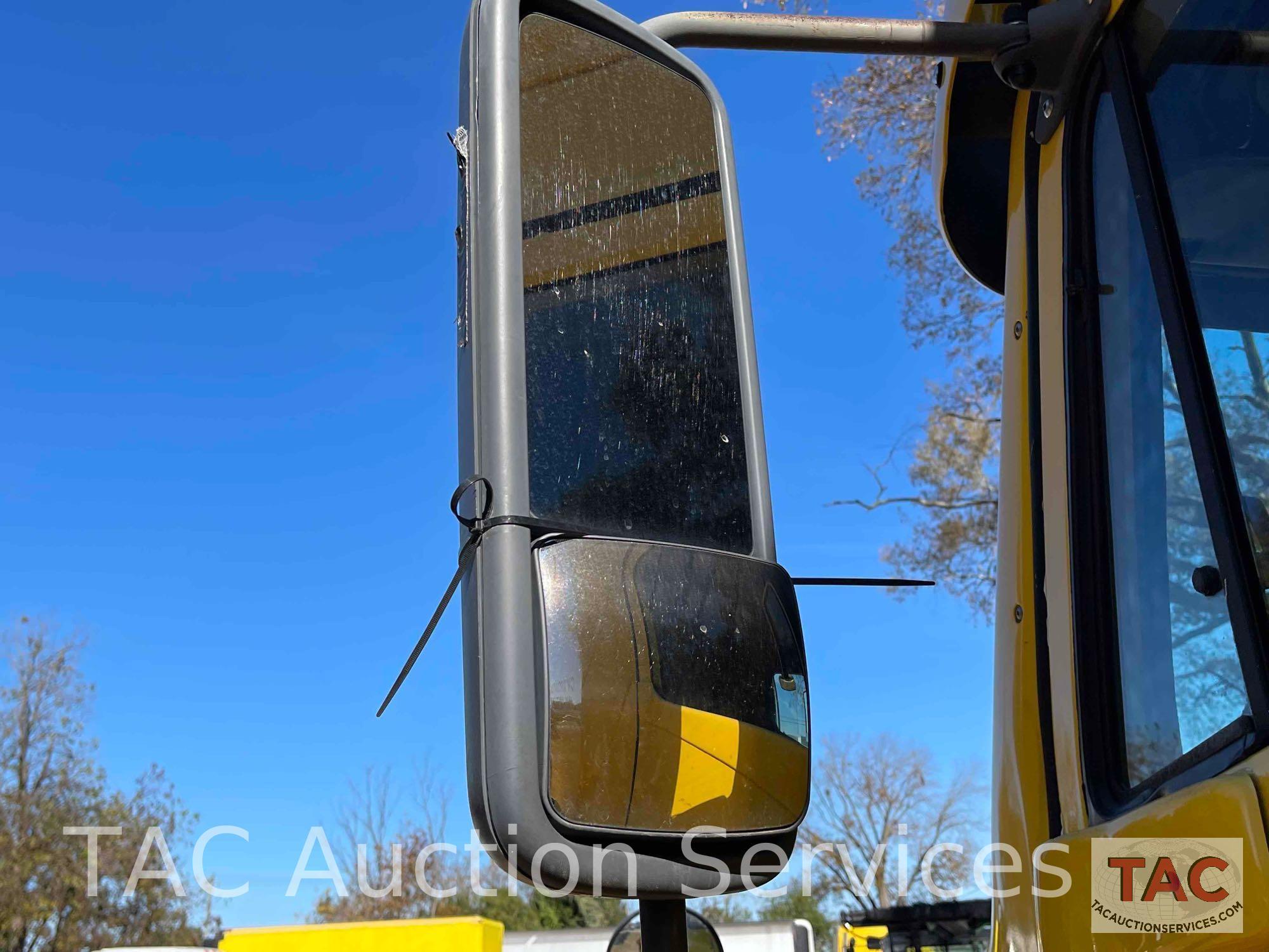 2007 Freightliner Columbia Sleeper