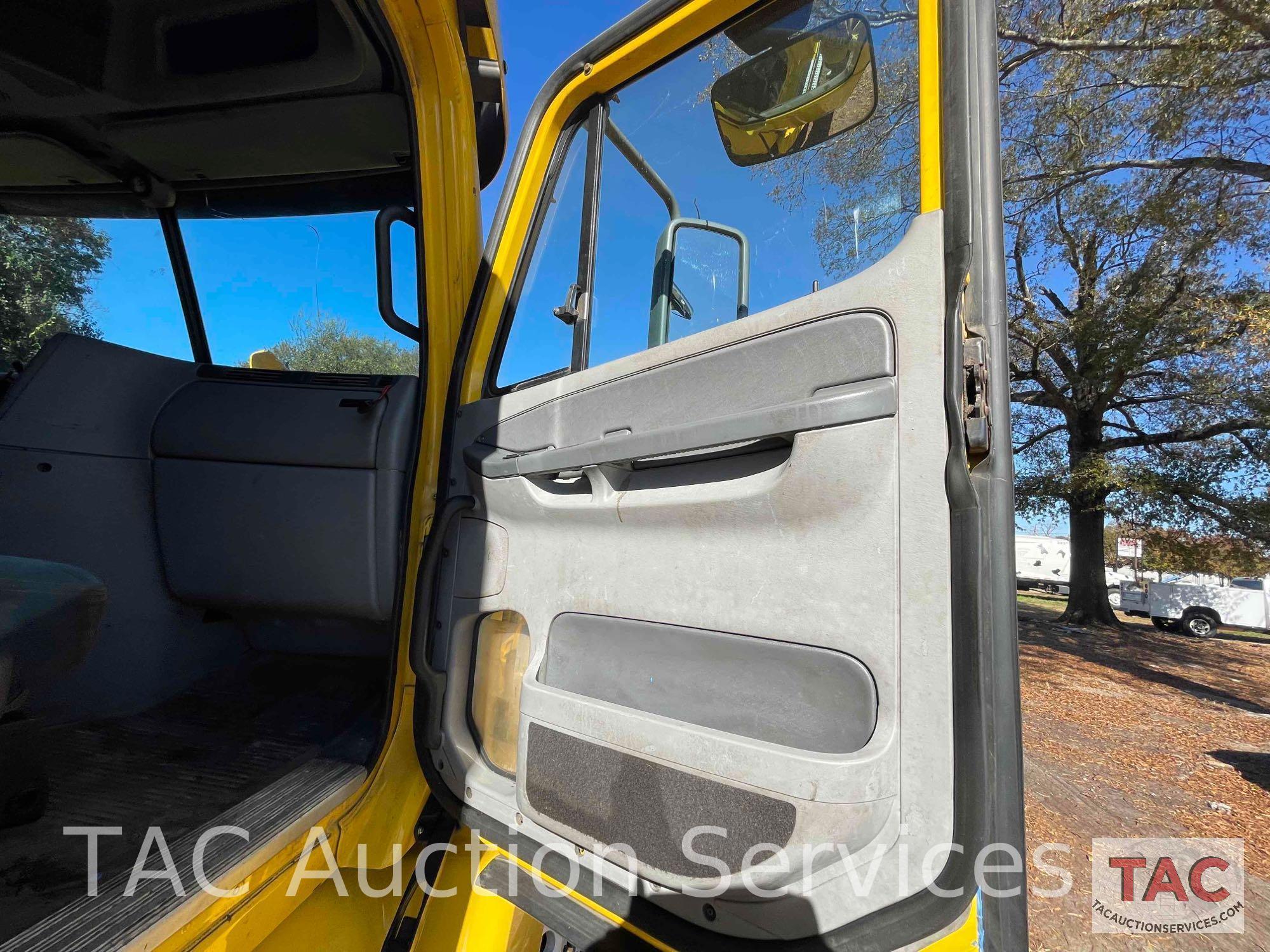 2007 Freightliner Columbia Sleeper