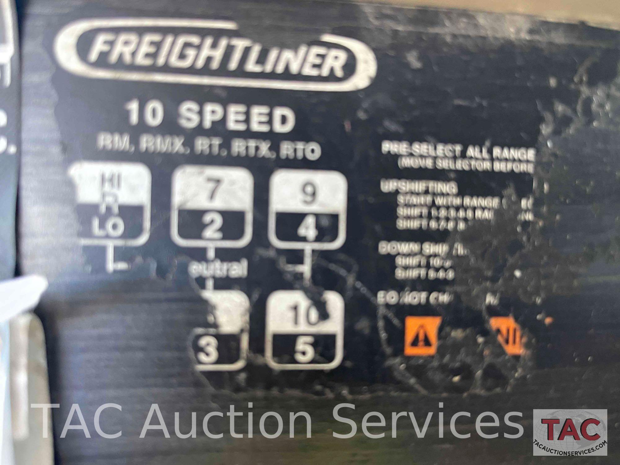 2007 Freightliner Columbia Sleeper