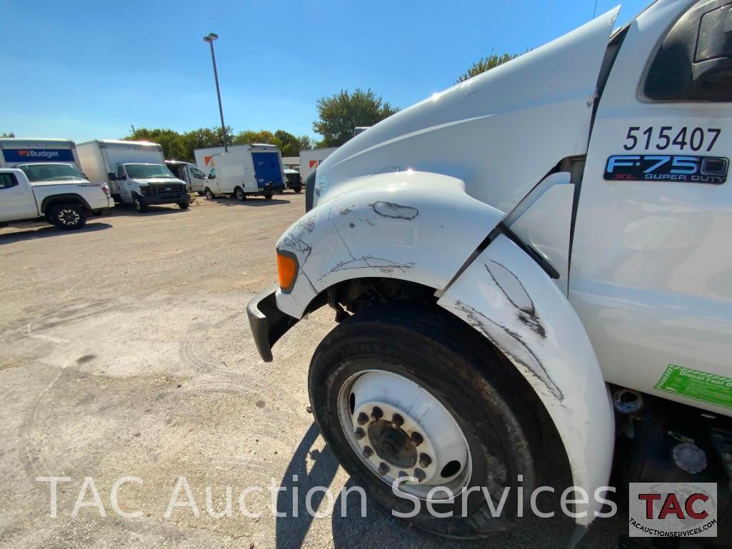 2015 Ford F-750 Box Truck