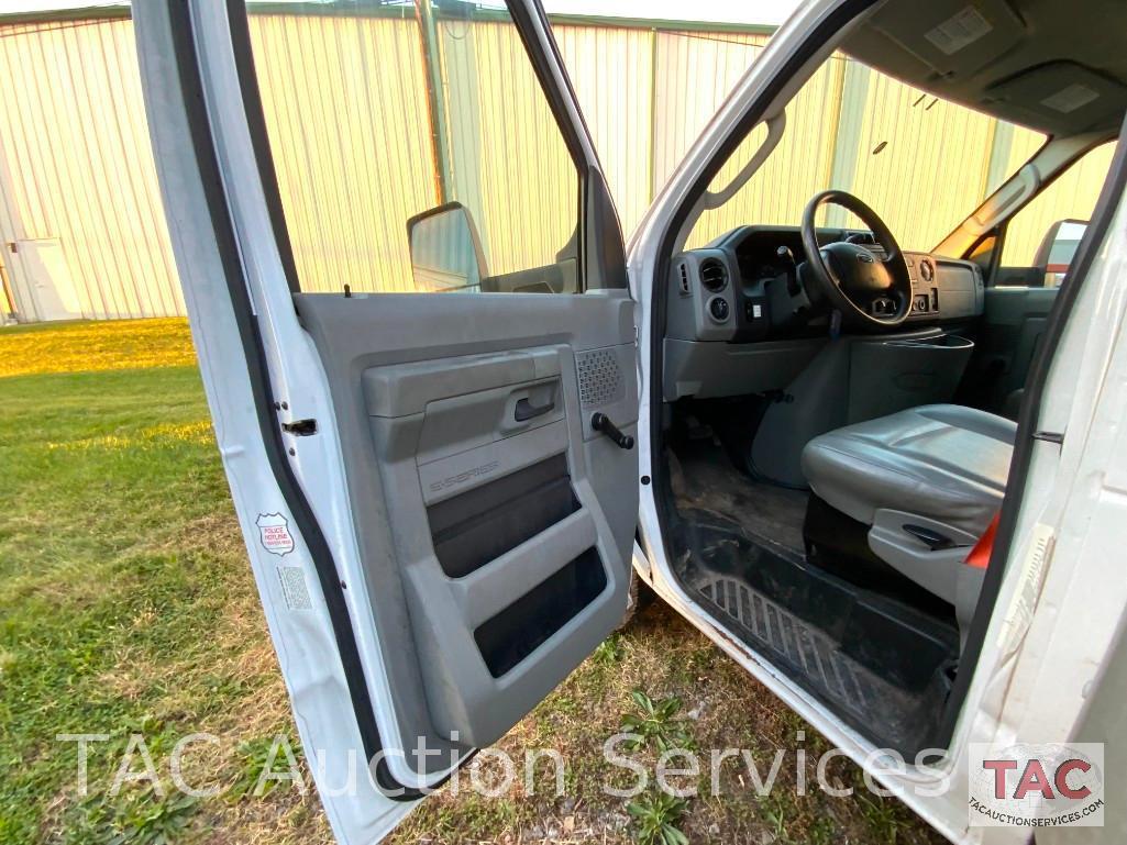 2013 Ford E-350 Cutaway Van