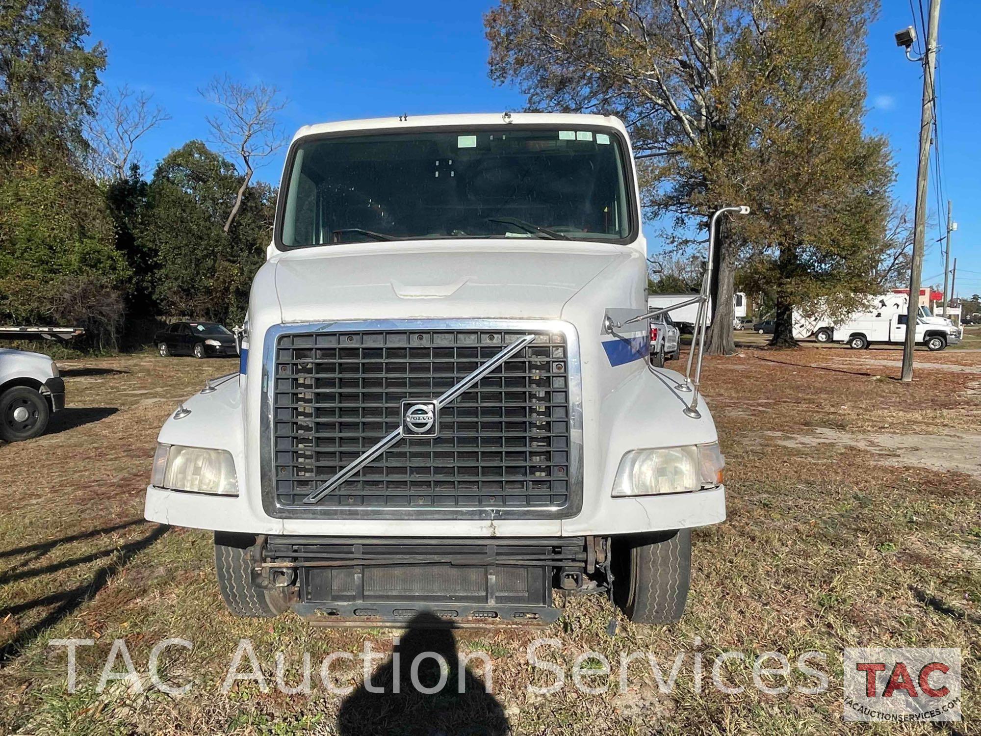 2011 Volvo VN Sleeper